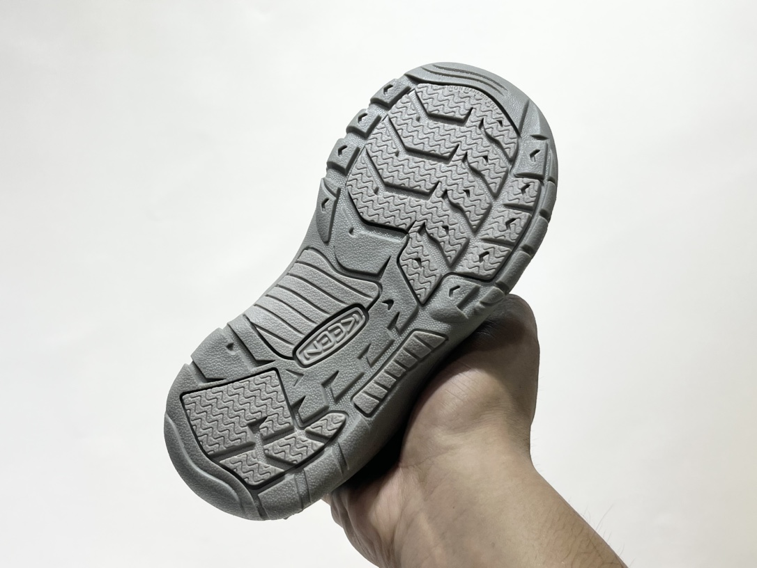 图片[5]-专G版KEEN潮牌户外帆布新款男女童登山徒步运动鞋 尺码：26-37码 超爱的户外潮牌🆒 户外当道，徒步爬山旅行上学🎒必备✔️ 帆布材质，舒适耐穿☁️ 魔术贴➕松紧带设计，穿脱方便✌🏻 橡胶耐磨大底，抓地力超强👍🏻 配色超级出彩🌈推荐get🛒-选品中心