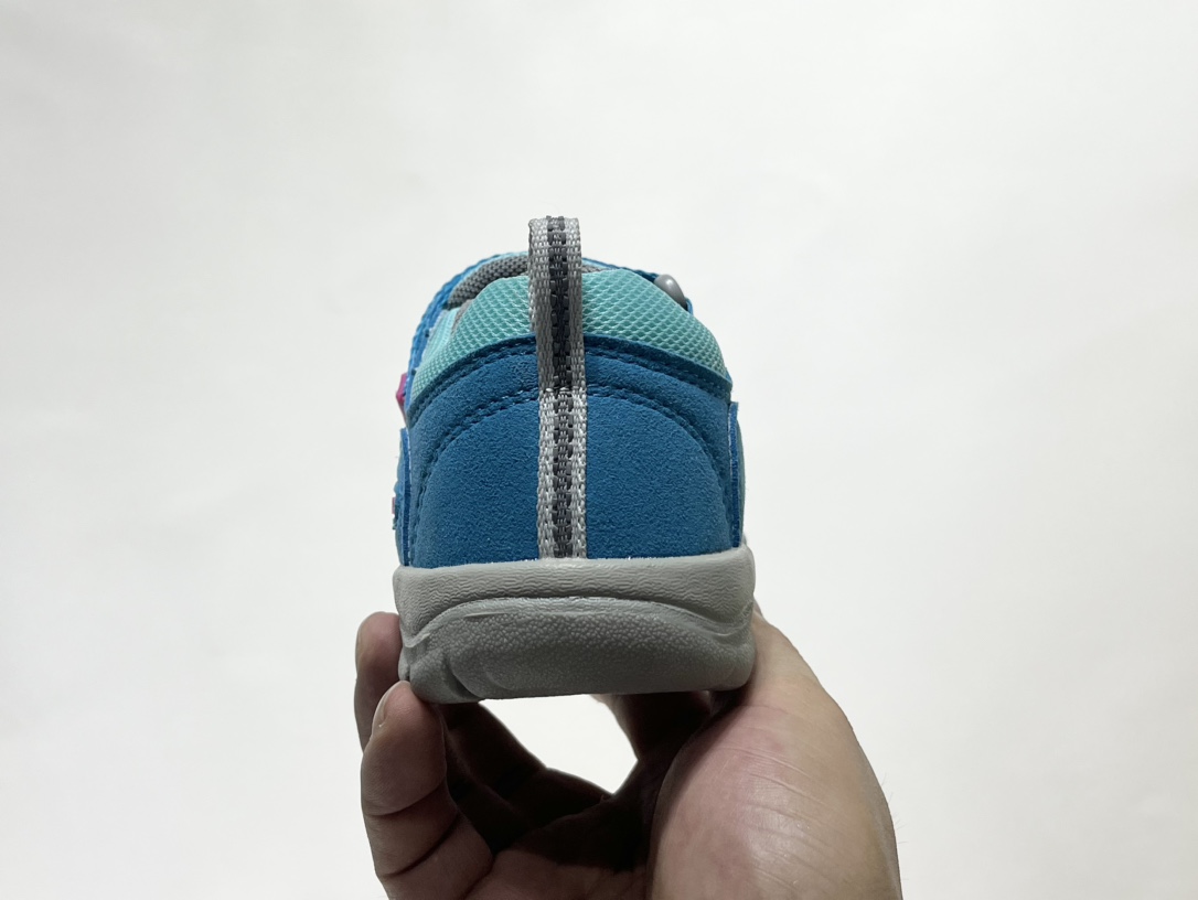 图片[8]-专G版KEEN潮牌户外帆布新款男女童登山徒步运动鞋 尺码：26-37码 超爱的户外潮牌🆒 户外当道，徒步爬山旅行上学🎒必备✔️ 帆布材质，舒适耐穿☁️ 魔术贴➕松紧带设计，穿脱方便✌🏻 橡胶耐磨大底，抓地力超强👍🏻 配色超级出彩🌈推荐get🛒-选品中心