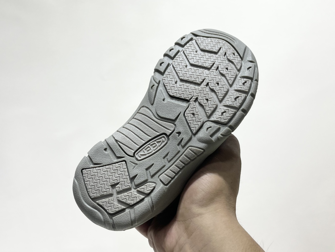 图片[5]-专G版KEEN潮牌户外帆布新款男女童登山徒步运动鞋 尺码：26-37码 超爱的户外潮牌🆒 户外当道，徒步爬山旅行上学🎒必备✔️ 帆布材质，舒适耐穿☁️ 魔术贴➕松紧带设计，穿脱方便✌🏻 橡胶耐磨大底，抓地力超强👍🏻 配色超级出彩🌈推荐get🛒-选品中心