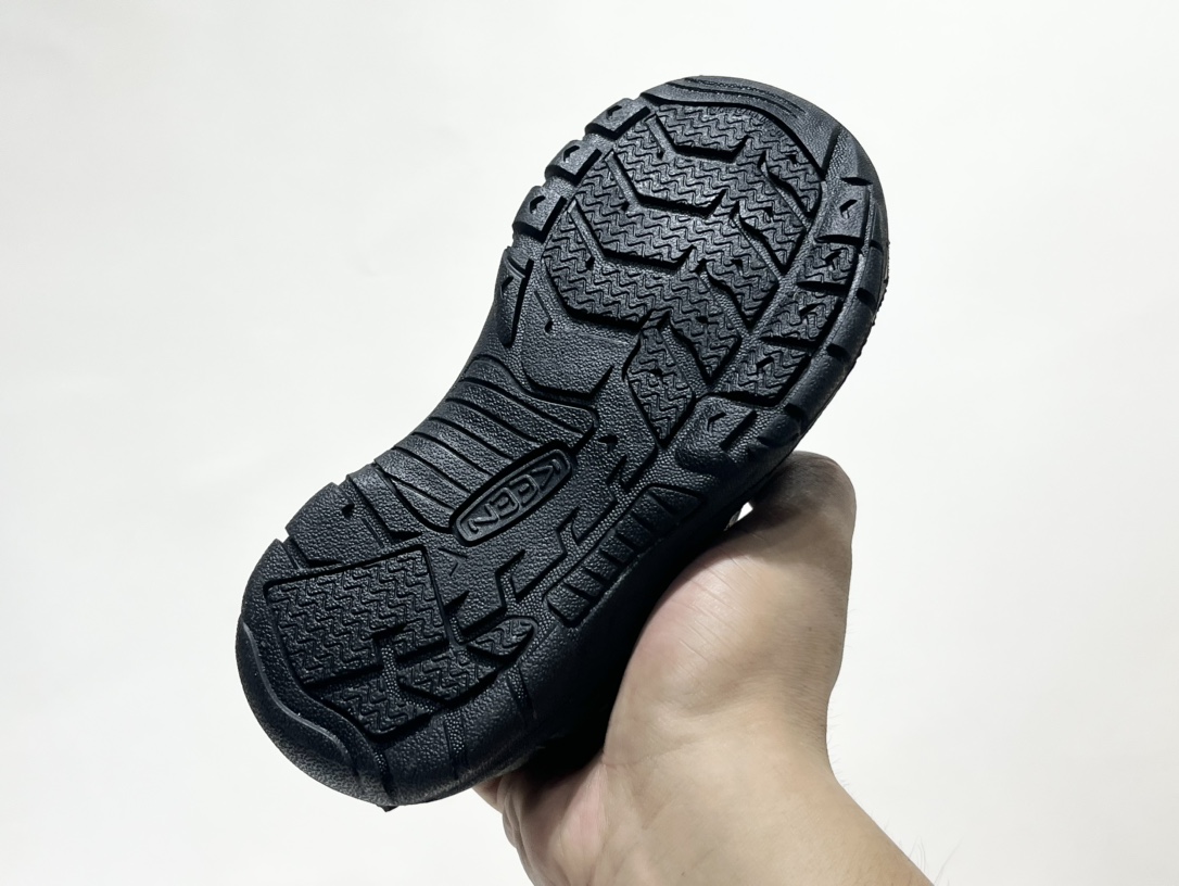 图片[5]-专G版KEEN潮牌户外帆布新款男女童登山徒步运动鞋 尺码：26-37码 超爱的户外潮牌🆒 户外当道，徒步爬山旅行上学🎒必备✔️ 帆布材质，舒适耐穿☁️ 魔术贴➕松紧带设计，穿脱方便✌🏻 橡胶耐磨大底，抓地力超强👍🏻 配色超级出彩🌈推荐get🛒-选品中心