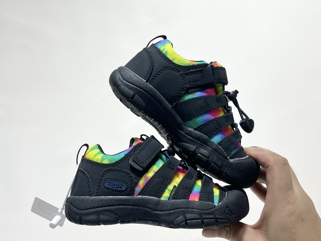 图片[9]-专G版KEEN潮牌户外帆布新款男女童登山徒步运动鞋 尺码：26-37码 超爱的户外潮牌🆒 户外当道，徒步爬山旅行上学🎒必备✔️ 帆布材质，舒适耐穿☁️ 魔术贴➕松紧带设计，穿脱方便✌🏻 橡胶耐磨大底，抓地力超强👍🏻 配色超级出彩🌈推荐get🛒-选品中心