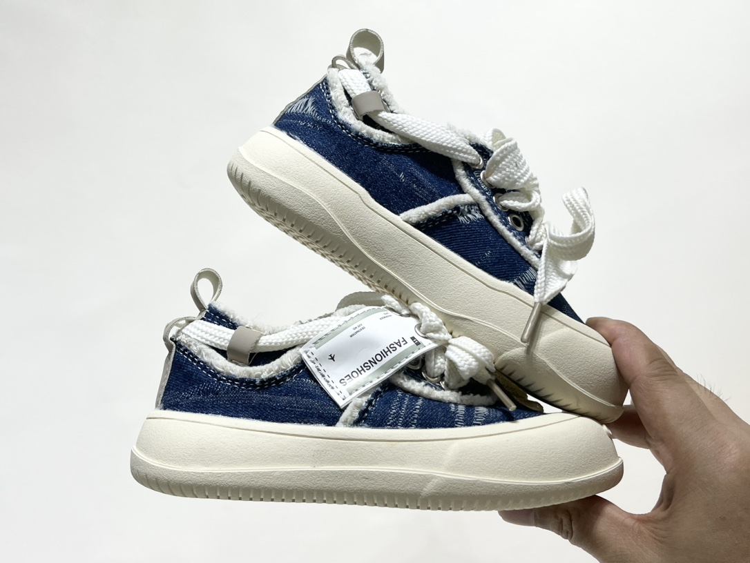 图片[9]-开春福利 檀健次同款新款开口笑魔术贴儿童帆布鞋 尺码：26-35码 檀健次同款开口笑，简约百搭款式🆒 魔术贴设计，穿脱方便✔️ 耐磨防滑大底，脚感超赞👍🏻-选品中心