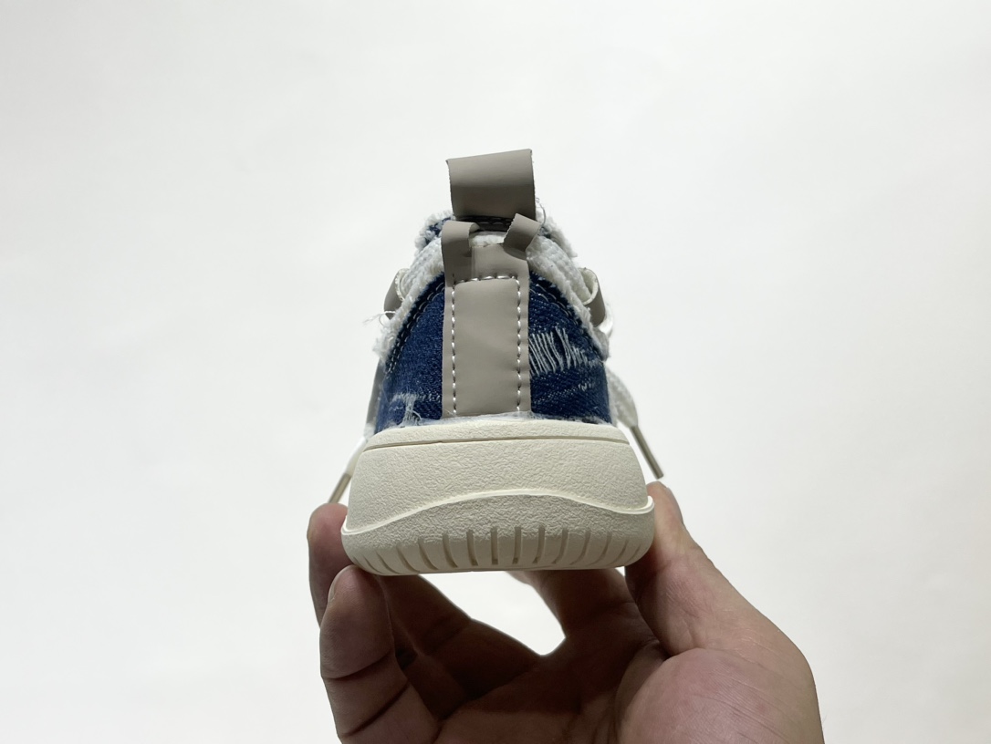 图片[8]-开春福利 檀健次同款新款开口笑魔术贴儿童帆布鞋 尺码：26-35码 檀健次同款开口笑，简约百搭款式🆒 魔术贴设计，穿脱方便✔️ 耐磨防滑大底，脚感超赞👍🏻-选品中心