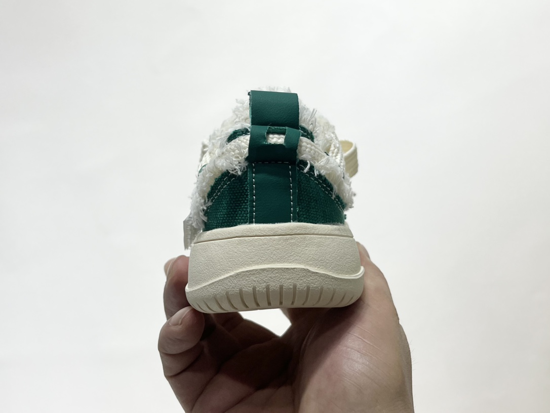 图片[8]-开春福利 檀健次同款新款开口笑魔术贴儿童帆布鞋 尺码：26-35码 檀健次同款开口笑，简约百搭款式🆒 魔术贴设计，穿脱方便✔️ 耐磨防滑大底，脚感超赞👍🏻-选品中心