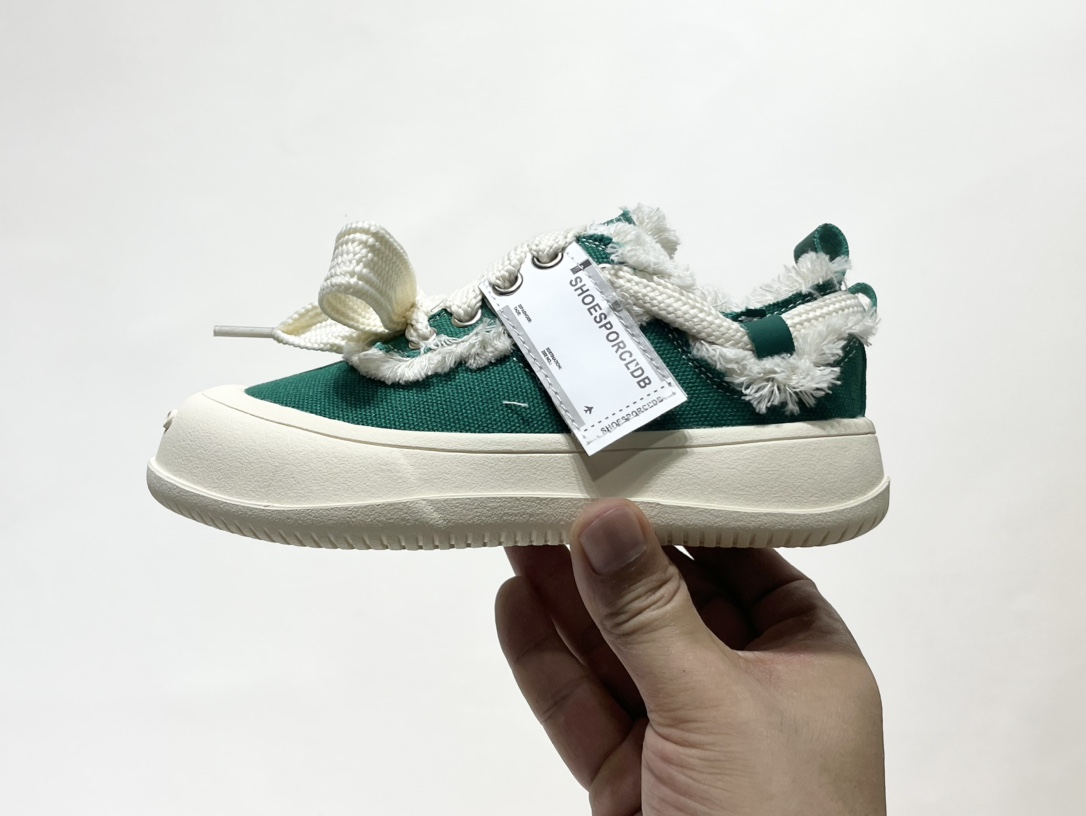 图片[4]-开春福利 檀健次同款新款开口笑魔术贴儿童帆布鞋 尺码：26-35码 檀健次同款开口笑，简约百搭款式🆒 魔术贴设计，穿脱方便✔️ 耐磨防滑大底，脚感超赞👍🏻-选品中心