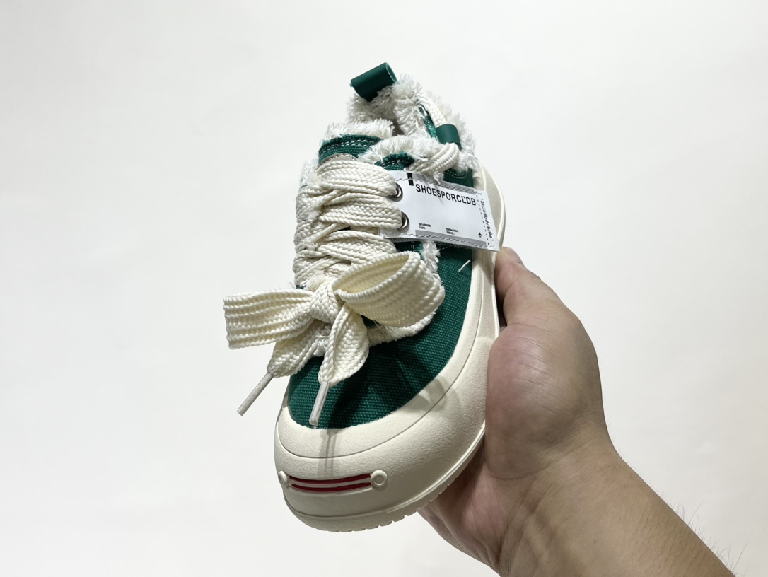 图片[3]-开春福利 檀健次同款新款开口笑魔术贴儿童帆布鞋 尺码：26-35码 檀健次同款开口笑，简约百搭款式🆒 魔术贴设计，穿脱方便✔️ 耐磨防滑大底，脚感超赞👍🏻-选品中心