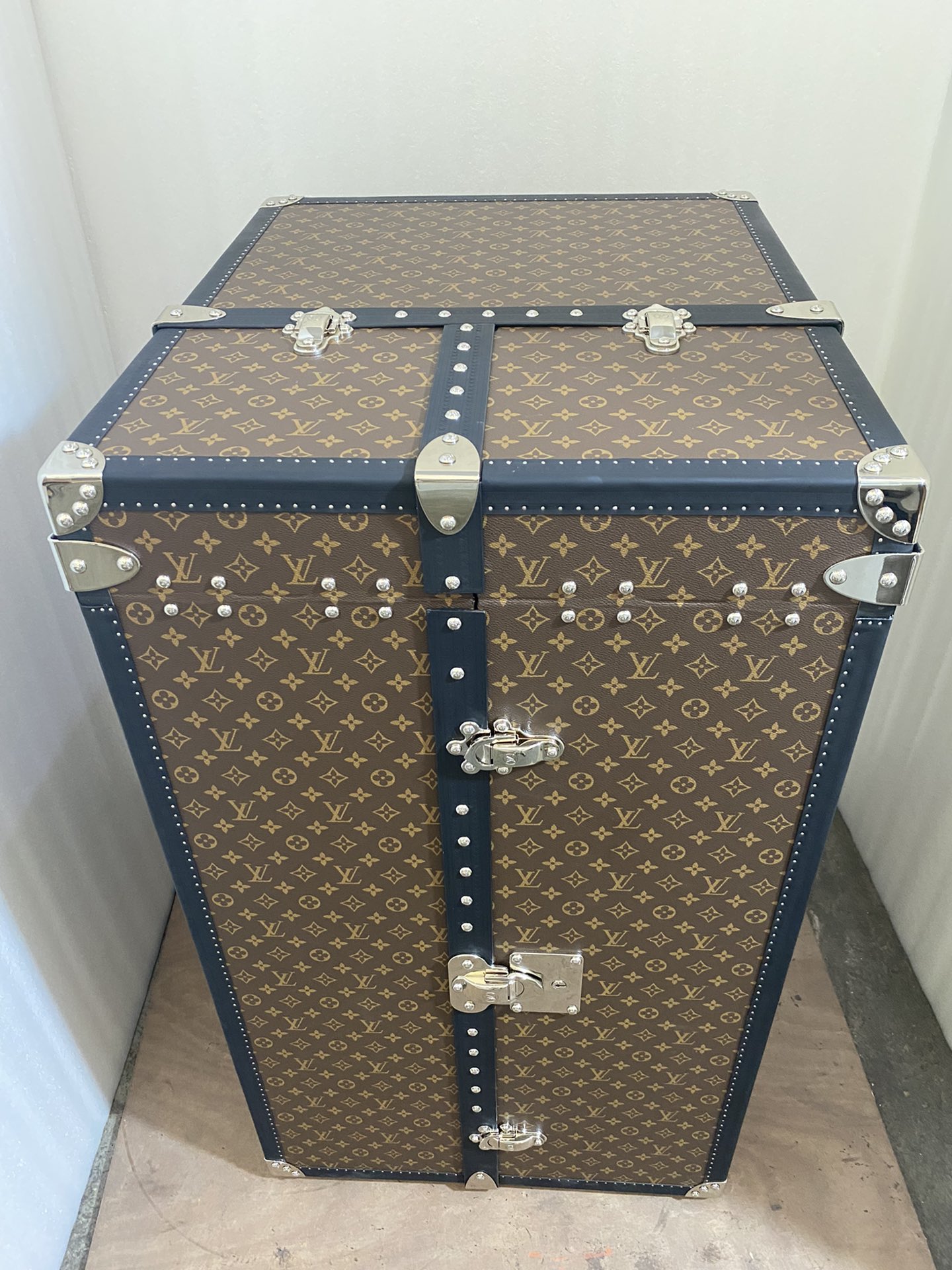 NO:269723,Customer-ordered dressing table (presbyterian   color combination) size *67*56,19860909客订化妆台(老花 拼色) 尺寸*67*56,,luggage