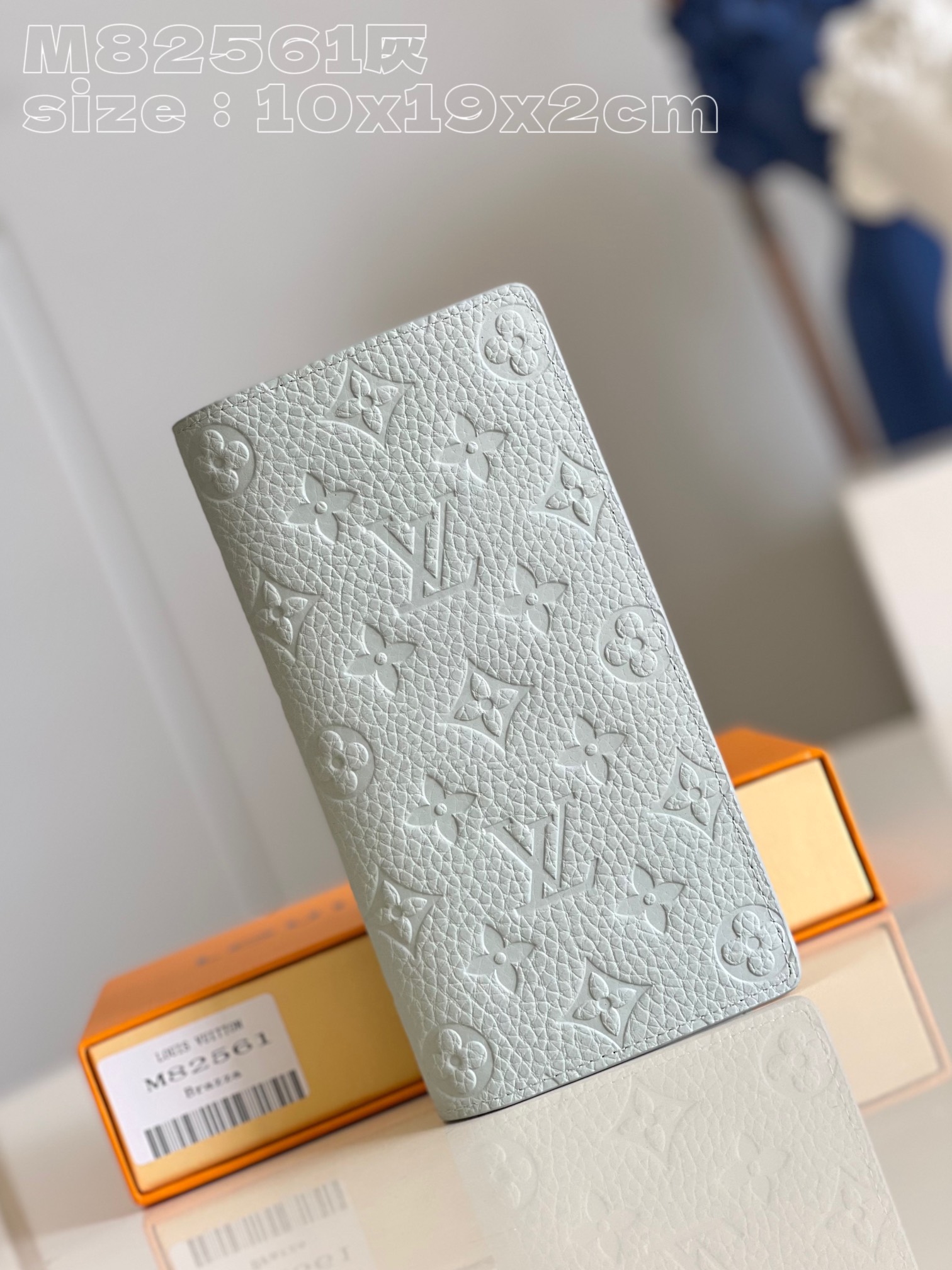 Louis Vuitton Brazza Wallet Taurillon Leather Monogram M82561 Gray