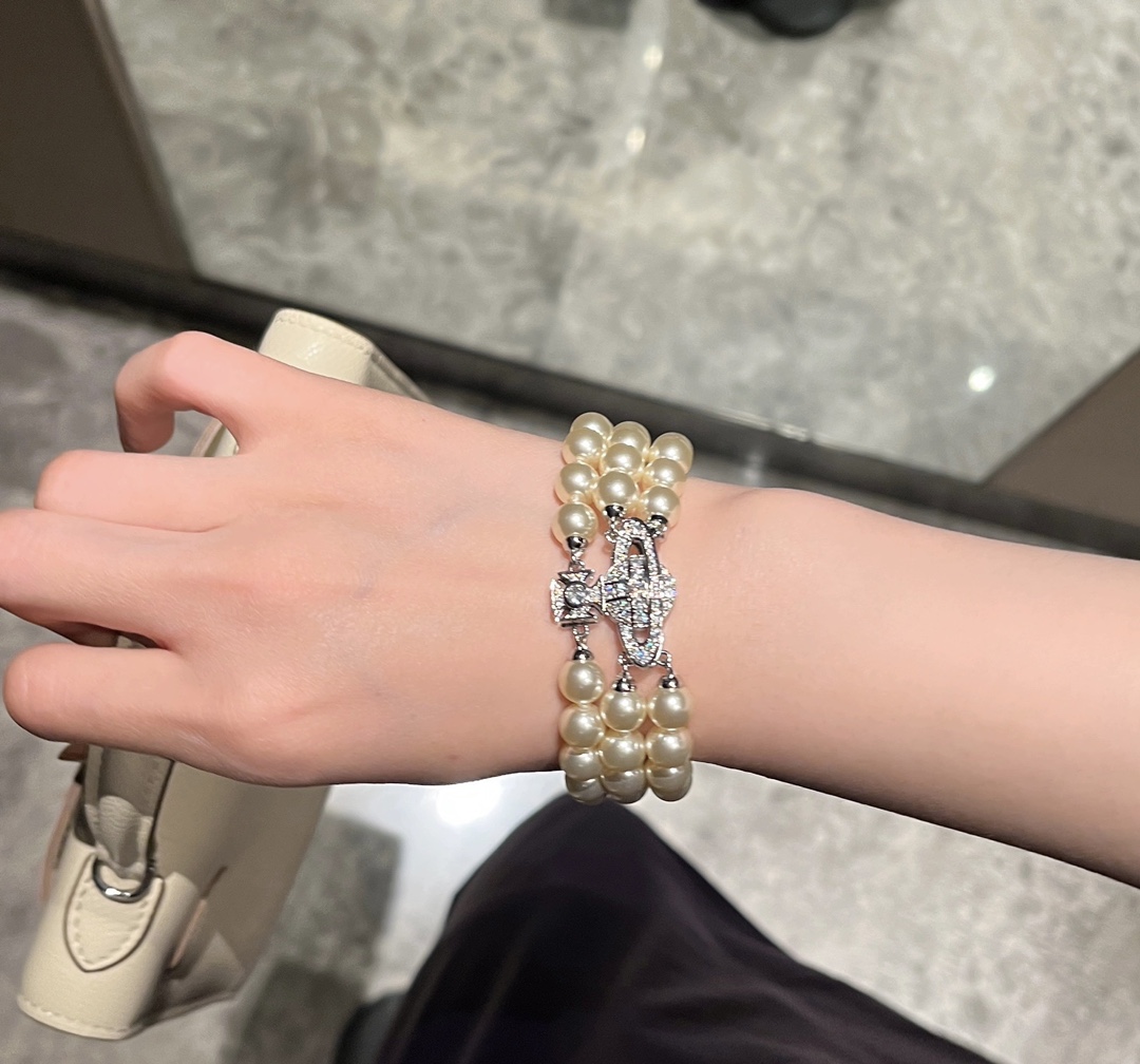 Vivienne Westwood 西太后 三层珍珠土星手链