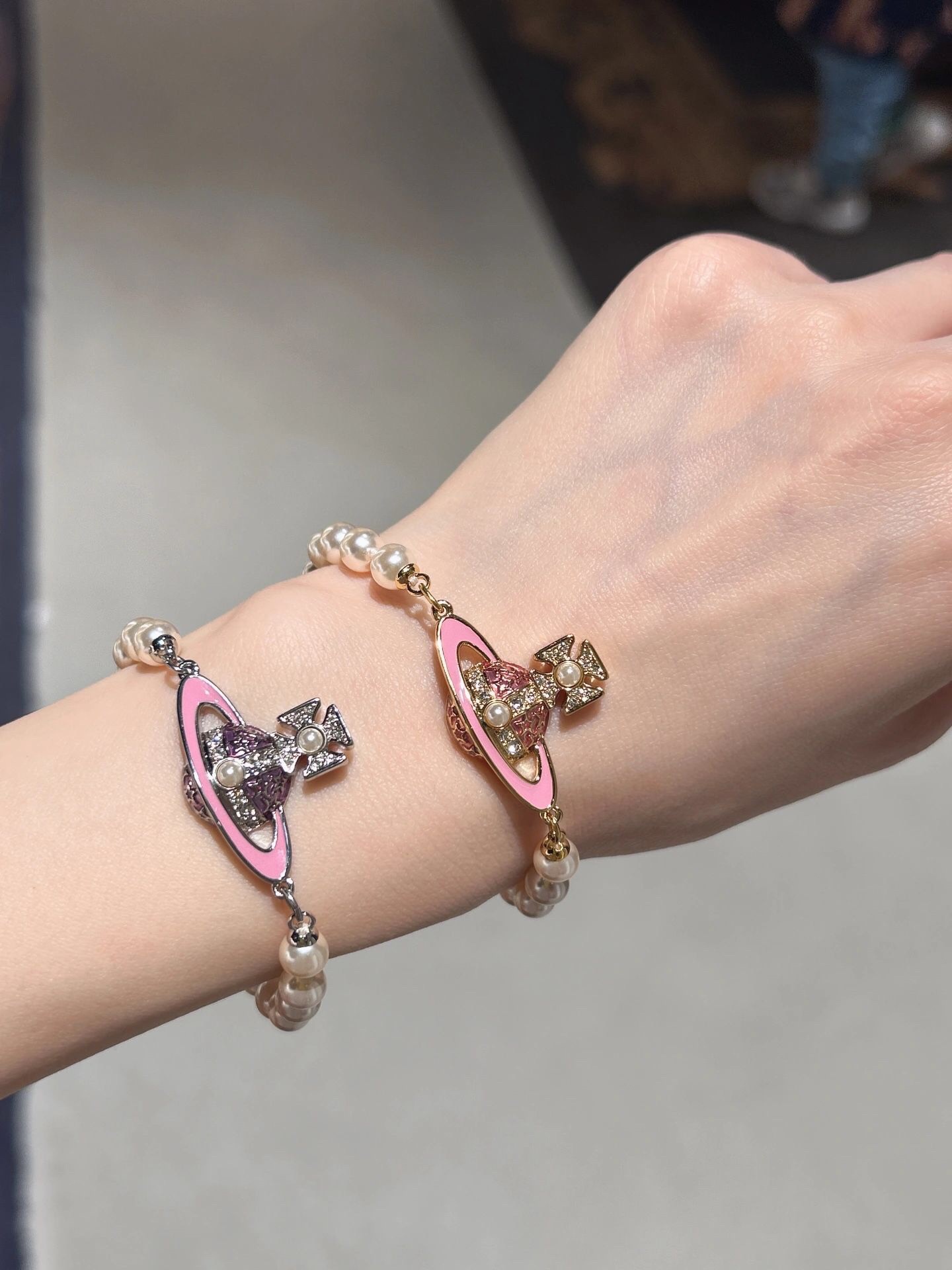Vivienne Westwood 西太后 珐琅土星珍珠手链