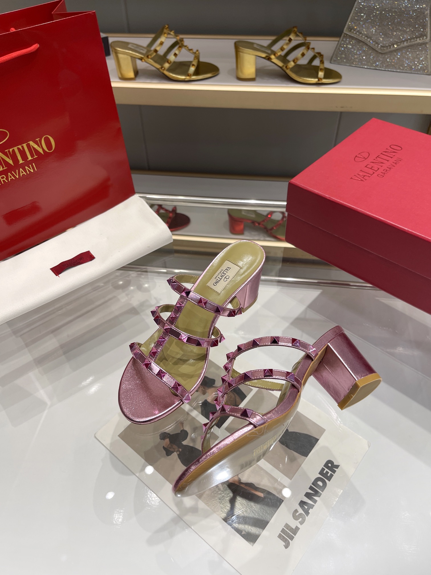 versión superior 𝑉𝐴𝐿𝐸𝑁𝑇𝐼𝑁𝑂 Valentino 2024 Primavera Verano Nuevo Mujeres ¡Hollow 8 colores 