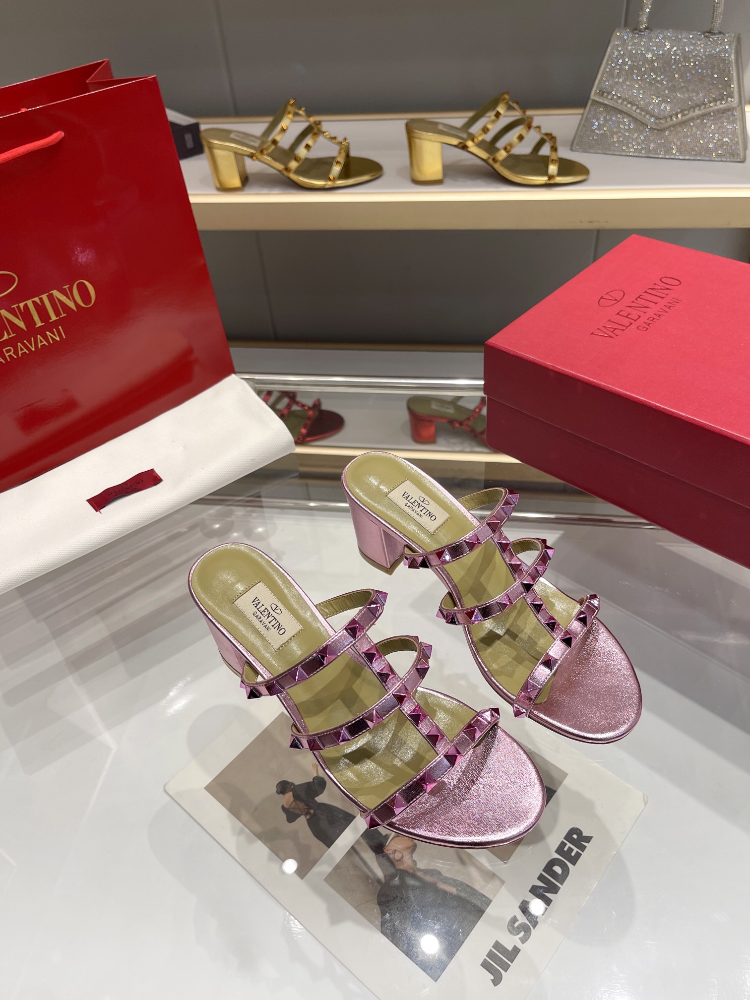 versión superior 𝑉𝐴𝐿𝐸𝑁𝑇𝐼𝑁𝑂 Valentino 2024 Primavera Verano Nuevo Mujeres ¡Hollow 8 colores 