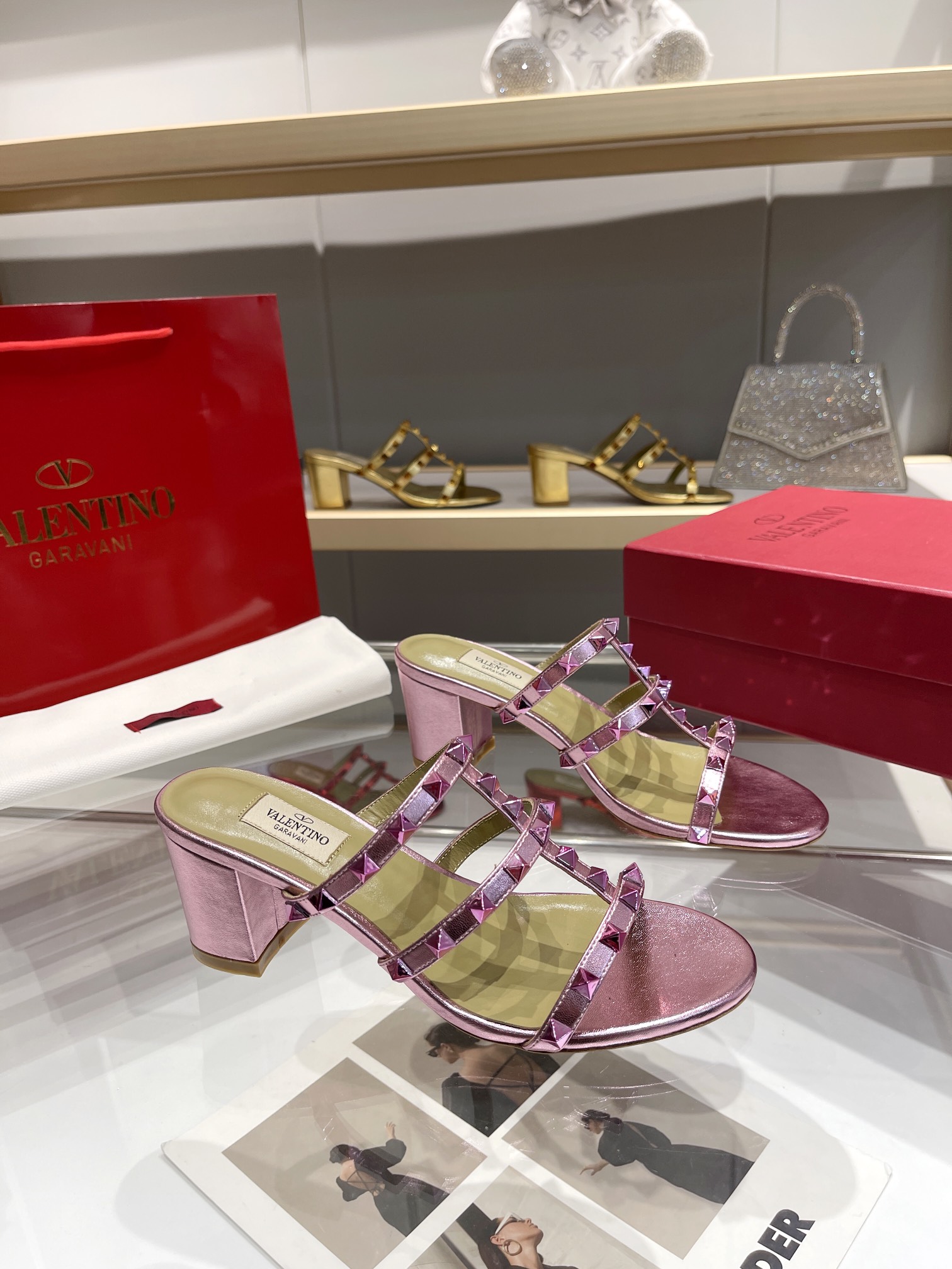 versión superior 𝑉𝐴𝐿𝐸𝑁𝑇𝐼𝑁𝑂 Valentino 2024 Primavera Verano Nuevo Mujeres ¡Hollow 8 colores 