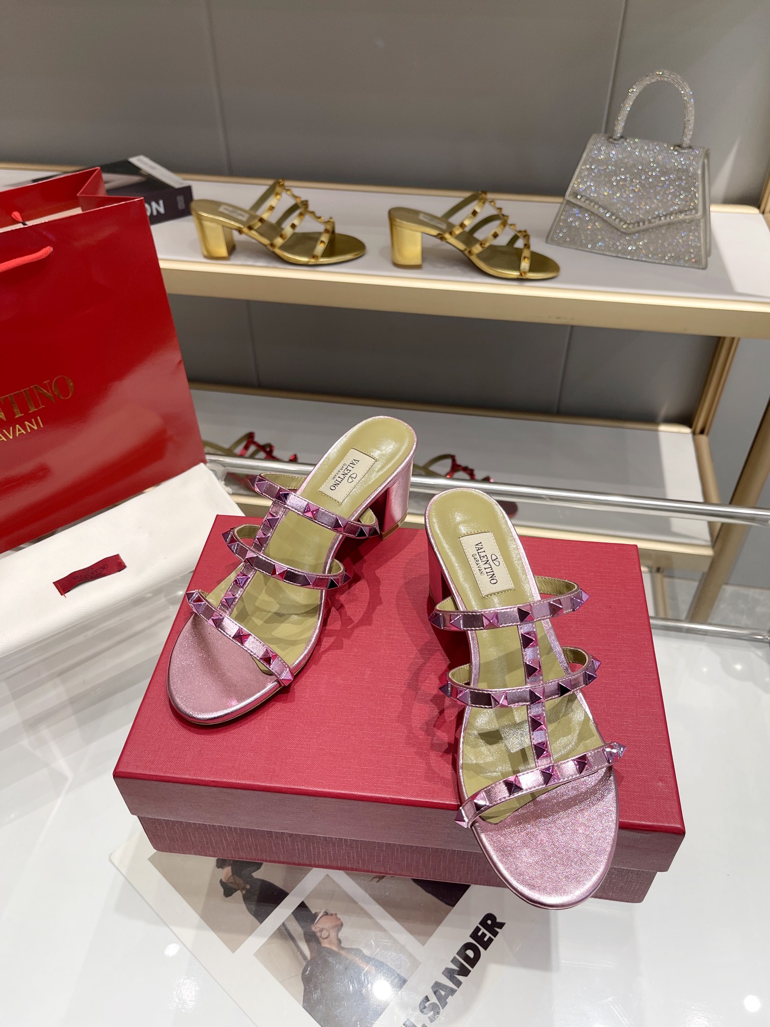 versión superior 𝑉𝐴𝐿𝐸𝑁𝑇𝐼𝑁𝑂 Valentino 2024 Primavera Verano Nuevo Mujeres ¡Hollow 8 colores 