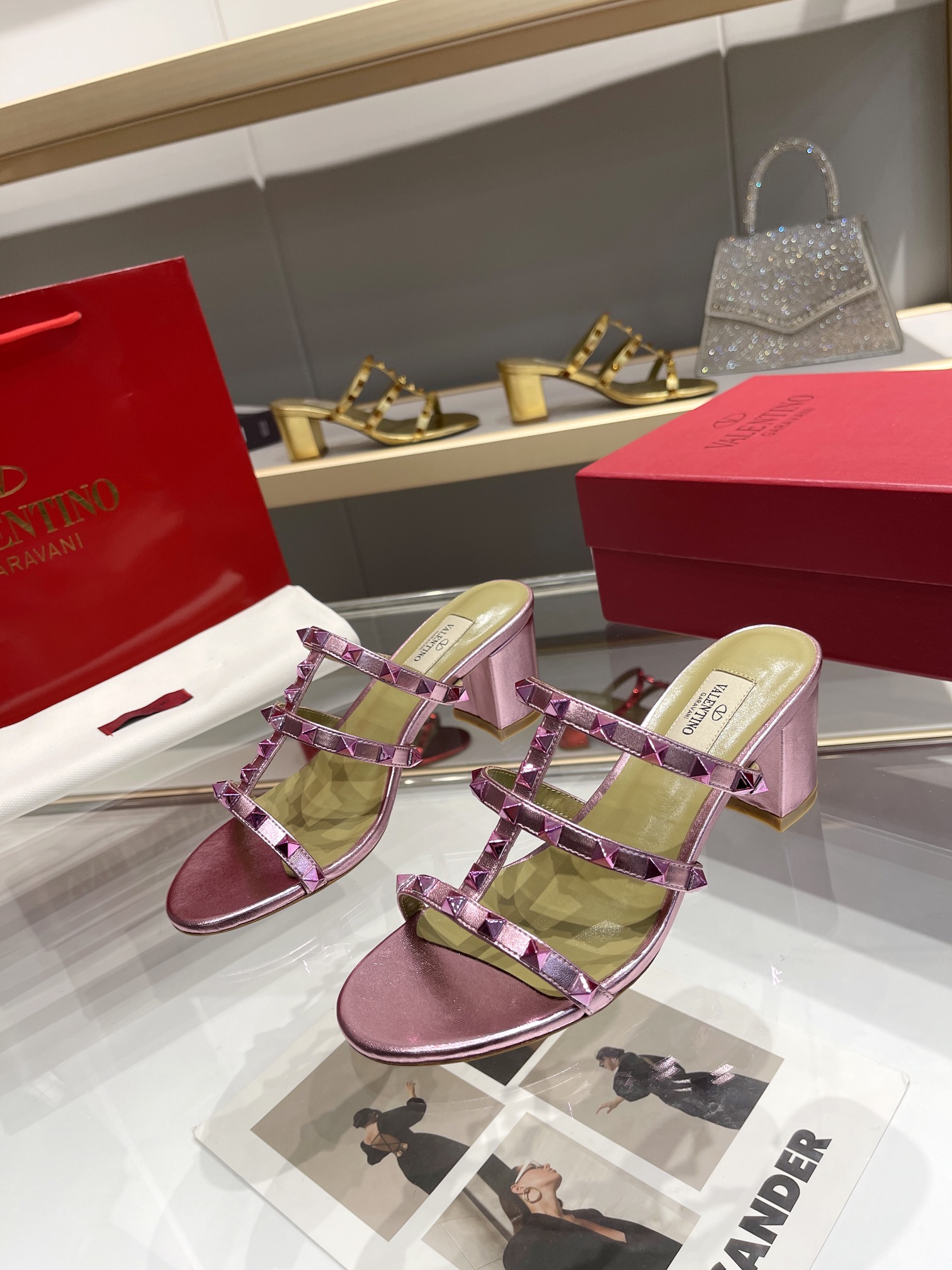 versión superior 𝑉𝐴𝐿𝐸𝑁𝑇𝐼𝑁𝑂 Valentino 2024 Primavera Verano Nuevo Mujeres ¡Hollow 8 colores 
