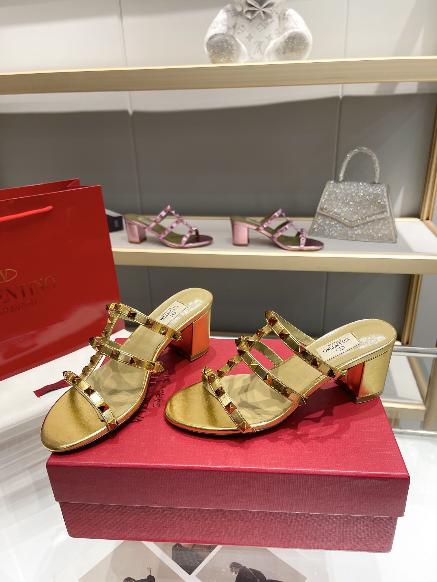 versión superior 𝑉𝐴𝐿𝐸𝑁𝑇𝐼𝑁𝑂 Valentino 2024 Primavera Verano Nuevo Mujeres ¡Hollow 8 colores 