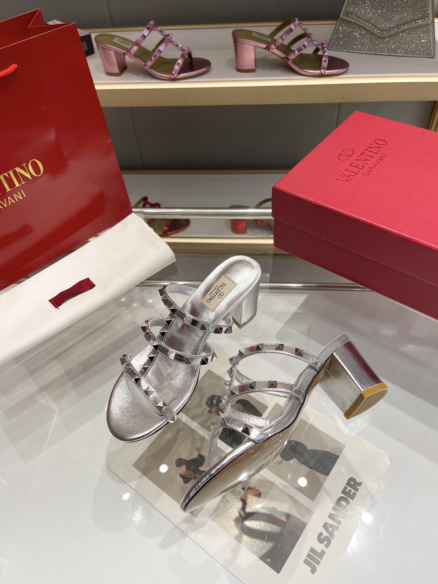 versión superior 𝑉𝐴𝐿𝐸𝑁𝑇𝐼𝑁𝑂 Valentino 2024 Primavera Verano Nuevo Mujeres ¡Hollow 8 colores 