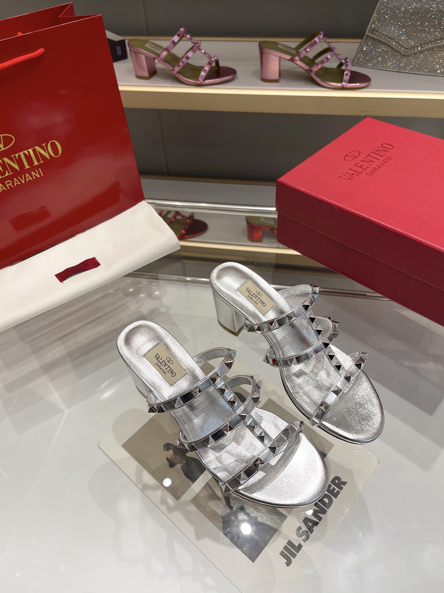 versión superior 𝑉𝐴𝐿𝐸𝑁𝑇𝐼𝑁𝑂 Valentino 2024 Primavera Verano Nuevo Mujeres ¡Hollow 8 colores 
