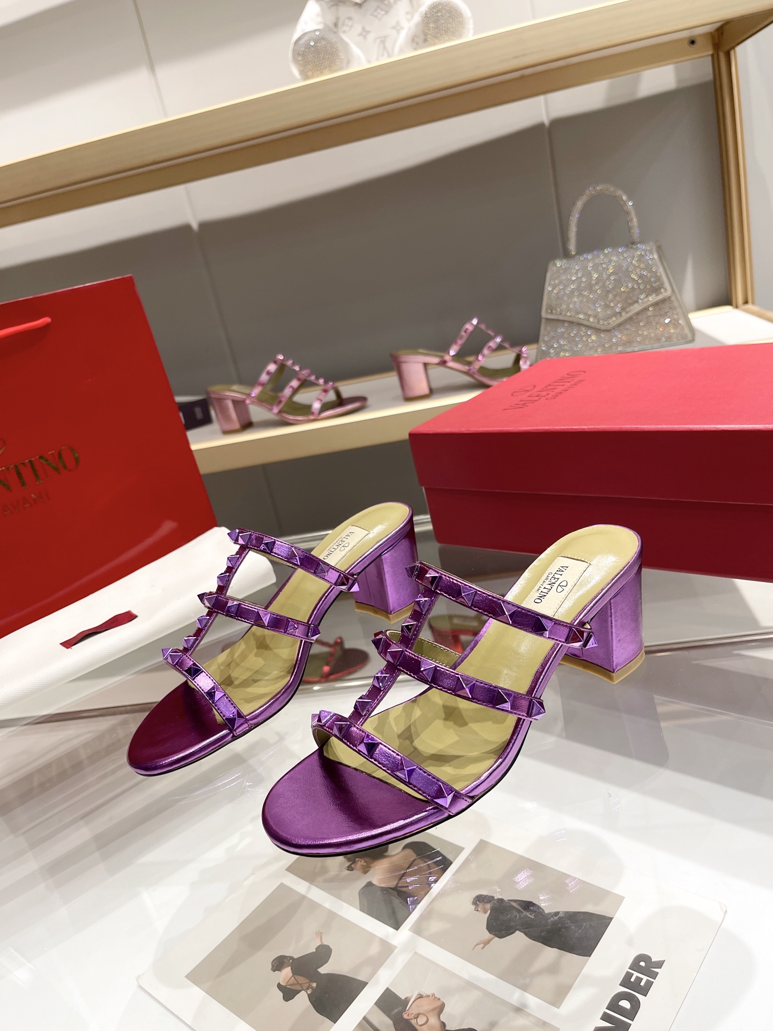 versión superior 𝑉𝐴𝐿𝐸𝑁𝑇𝐼𝑁𝑂 Valentino 2024 Primavera Verano Nuevo Mujeres ¡Hollow 8 colores 