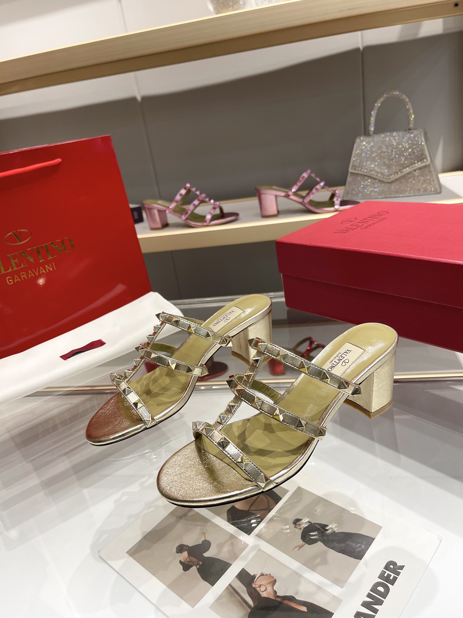 versión superior 𝑉𝐴𝐿𝐸𝑁𝑇𝐼𝑁𝑂 Valentino 2024 Primavera Verano Nuevo Mujeres ¡Hollow 8 colores 