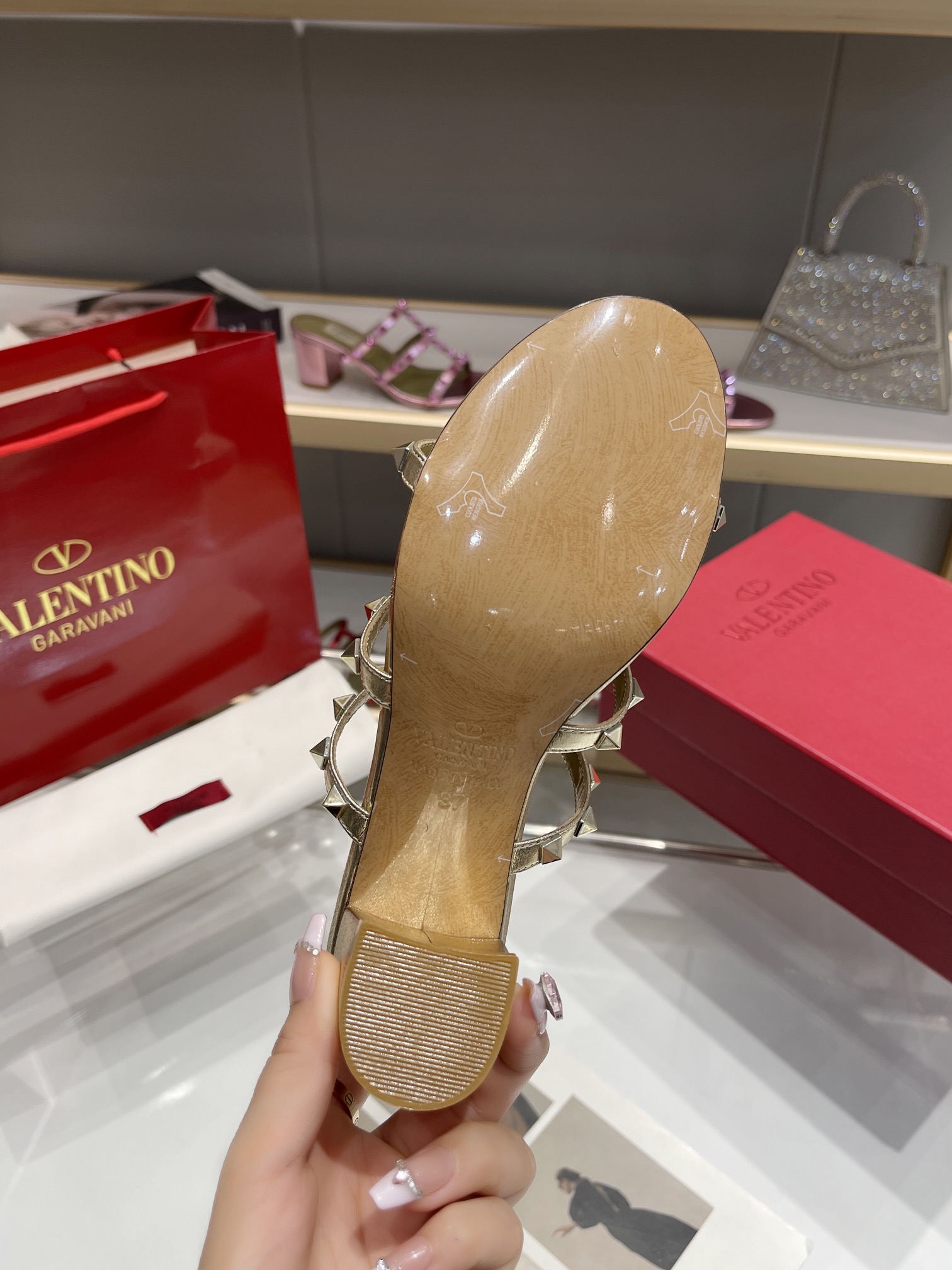 versión superior 𝑉𝐴𝐿𝐸𝑁𝑇𝐼𝑁𝑂 Valentino 2024 Primavera Verano Nuevo Mujeres ¡Hollow 8 colores 