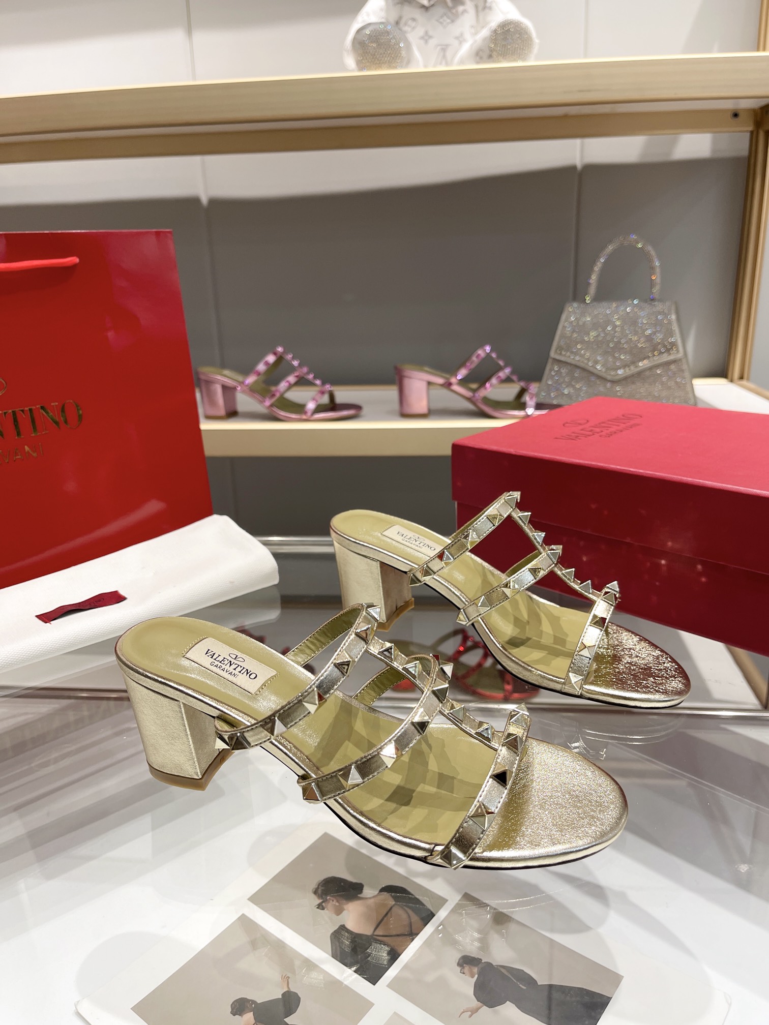 versión superior 𝑉𝐴𝐿𝐸𝑁𝑇𝐼𝑁𝑂 Valentino 2024 Primavera Verano Nuevo Mujeres ¡Hollow 8 colores 