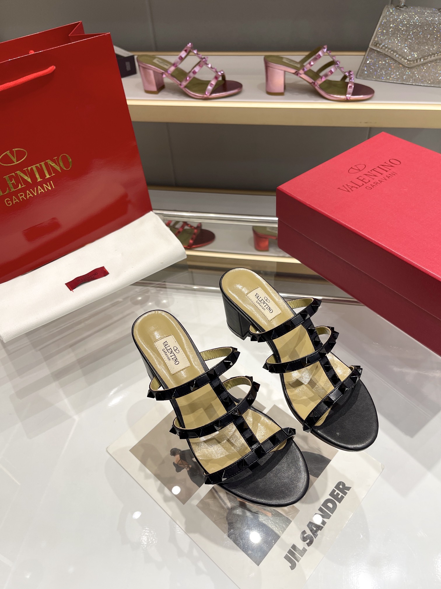 versión superior 𝑉𝐴𝐿𝐸𝑁𝑇𝐼𝑁𝑂 Valentino 2024 Primavera Verano Nuevo Mujeres ¡Hollow 8 colores 