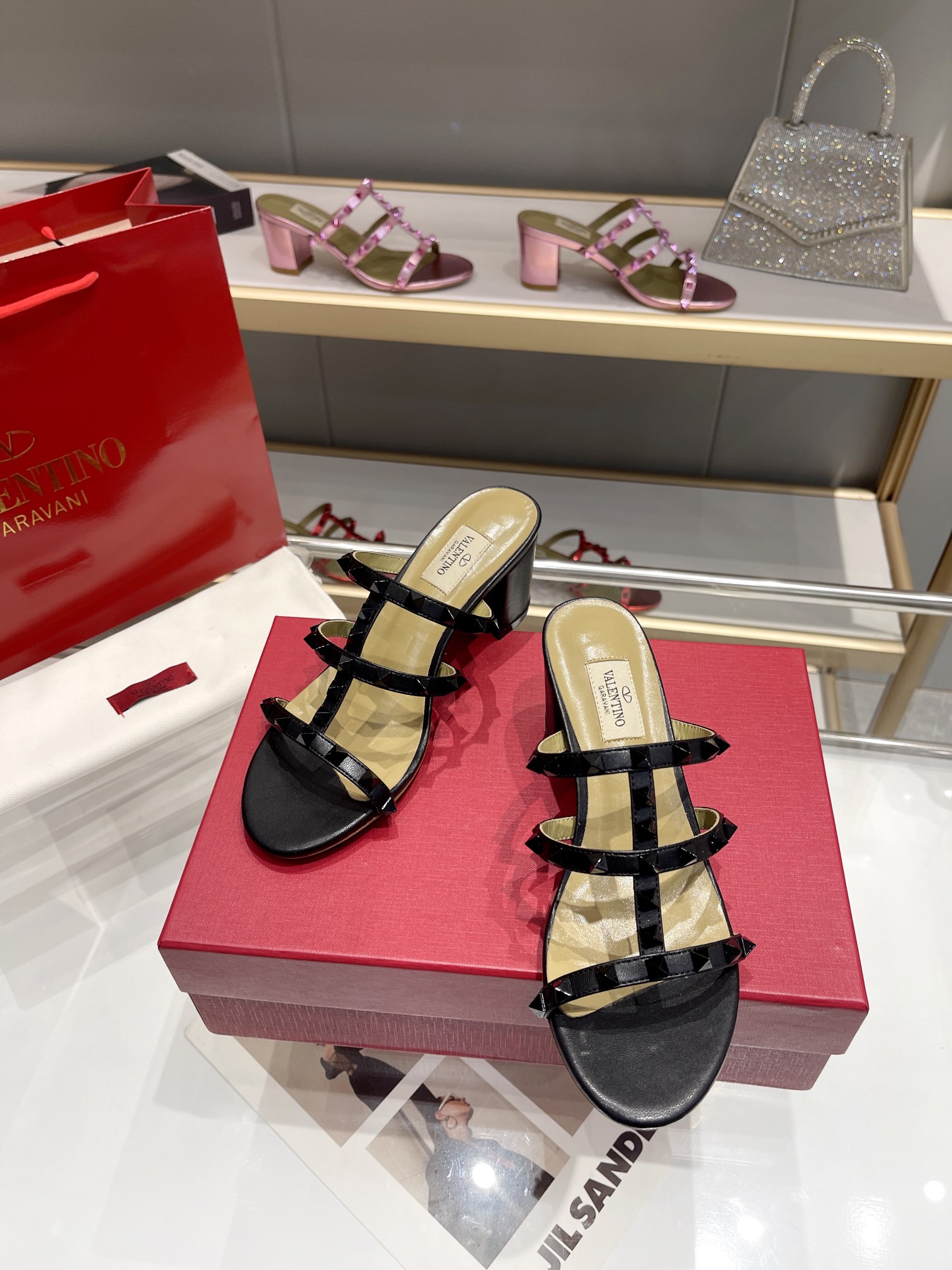 versión superior 𝑉𝐴𝐿𝐸𝑁𝑇𝐼𝑁𝑂 Valentino 2024 Primavera Verano Nuevo Mujeres ¡Hollow 8 colores 