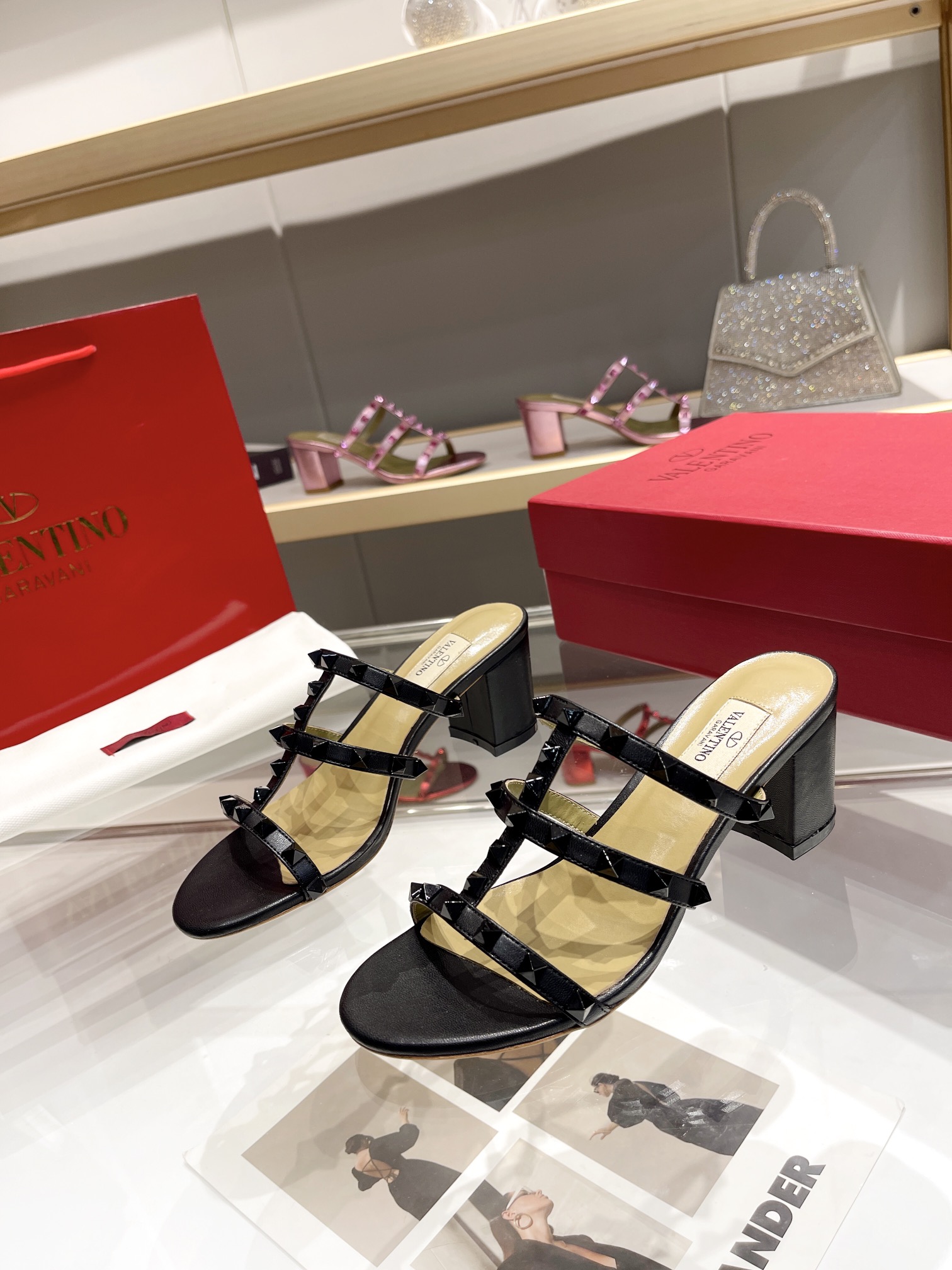 versión superior 𝑉𝐴𝐿𝐸𝑁𝑇𝐼𝑁𝑂 Valentino 2024 Primavera Verano Nuevo Mujeres ¡Hollow 8 colores 