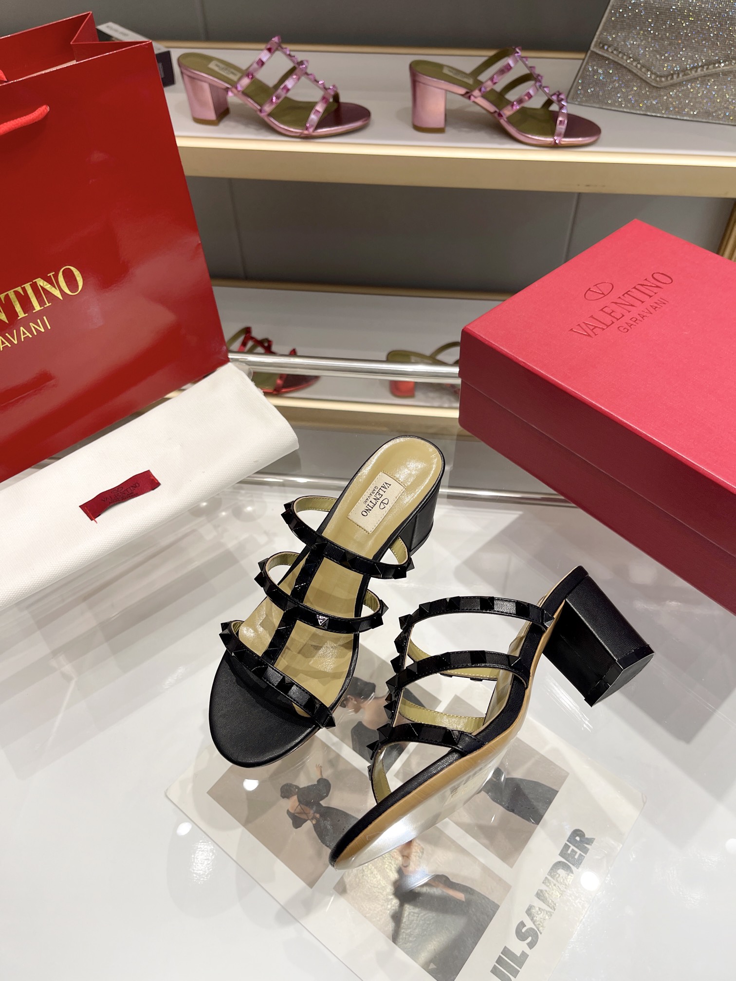 versión superior 𝑉𝐴𝐿𝐸𝑁𝑇𝐼𝑁𝑂 Valentino 2024 Primavera Verano Nuevo Mujeres ¡Hollow 8 colores 
