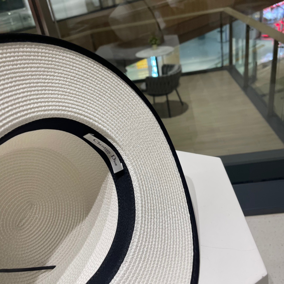 Dior迪奥新品搭配珍珠更完美草帽 精简盆帽 代购版本！时尚潮流，高端做工！非一般的品质，细节看实拍哦