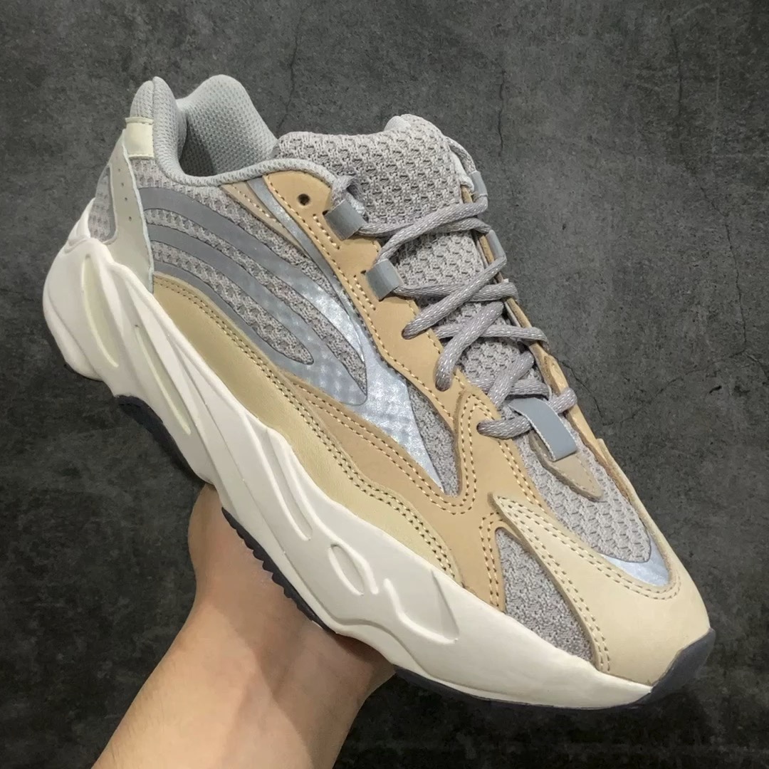 纯原版Yeezy700v2棕灰白奶油