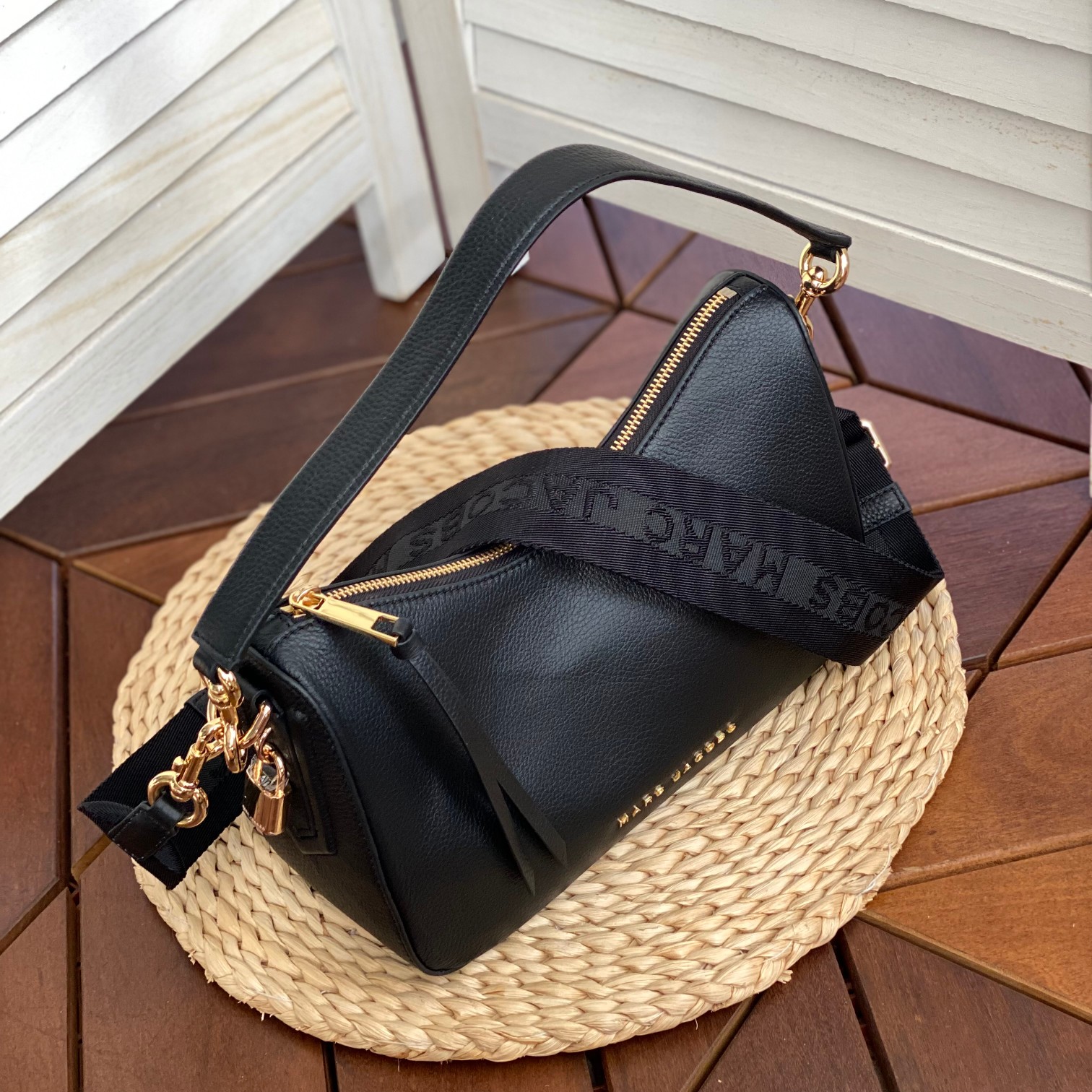 Marc Jacobs ～牛皮斜挎包黑色大号28*11*17cm