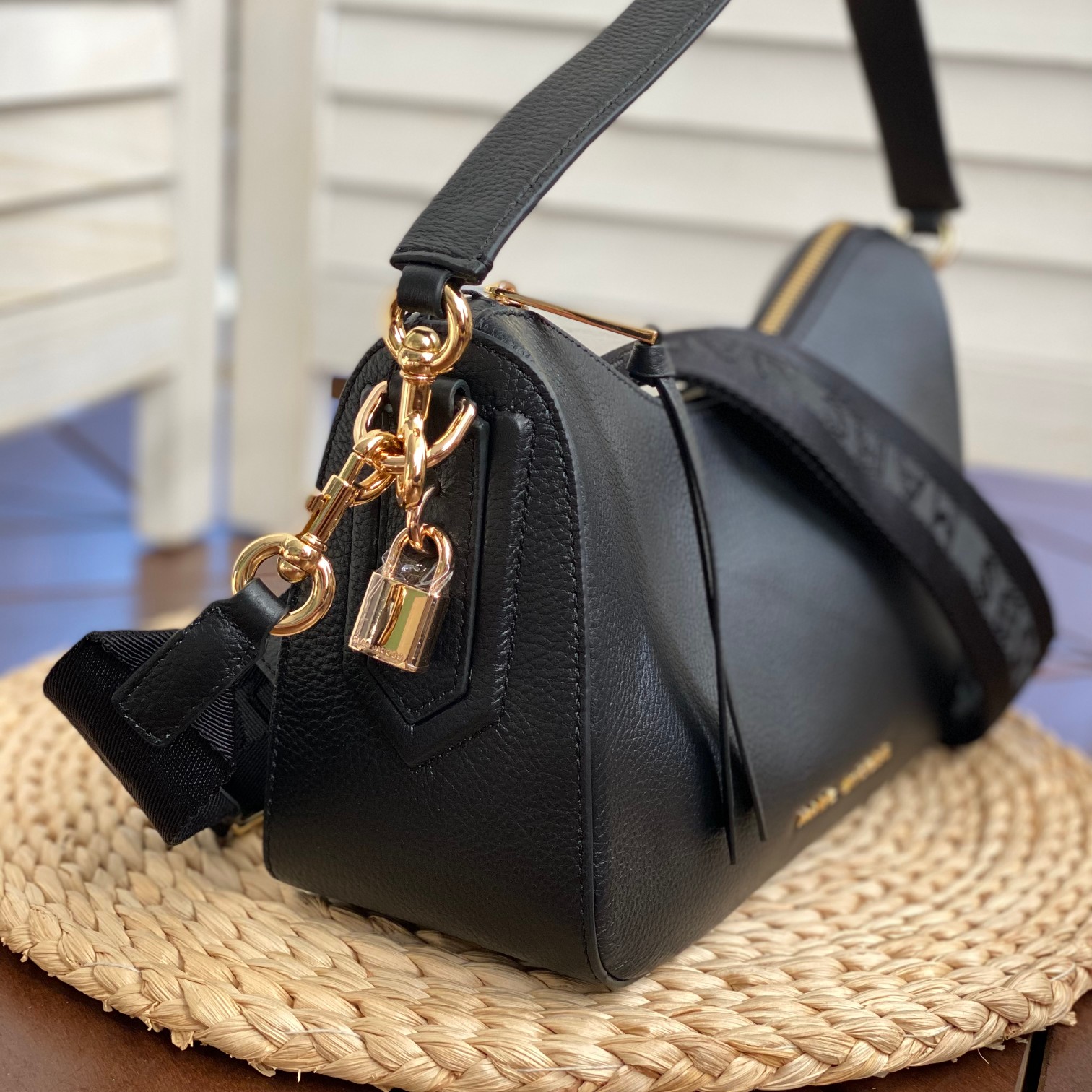 Marc Jacobs ～牛皮斜挎包黑色大号28*11*17cm