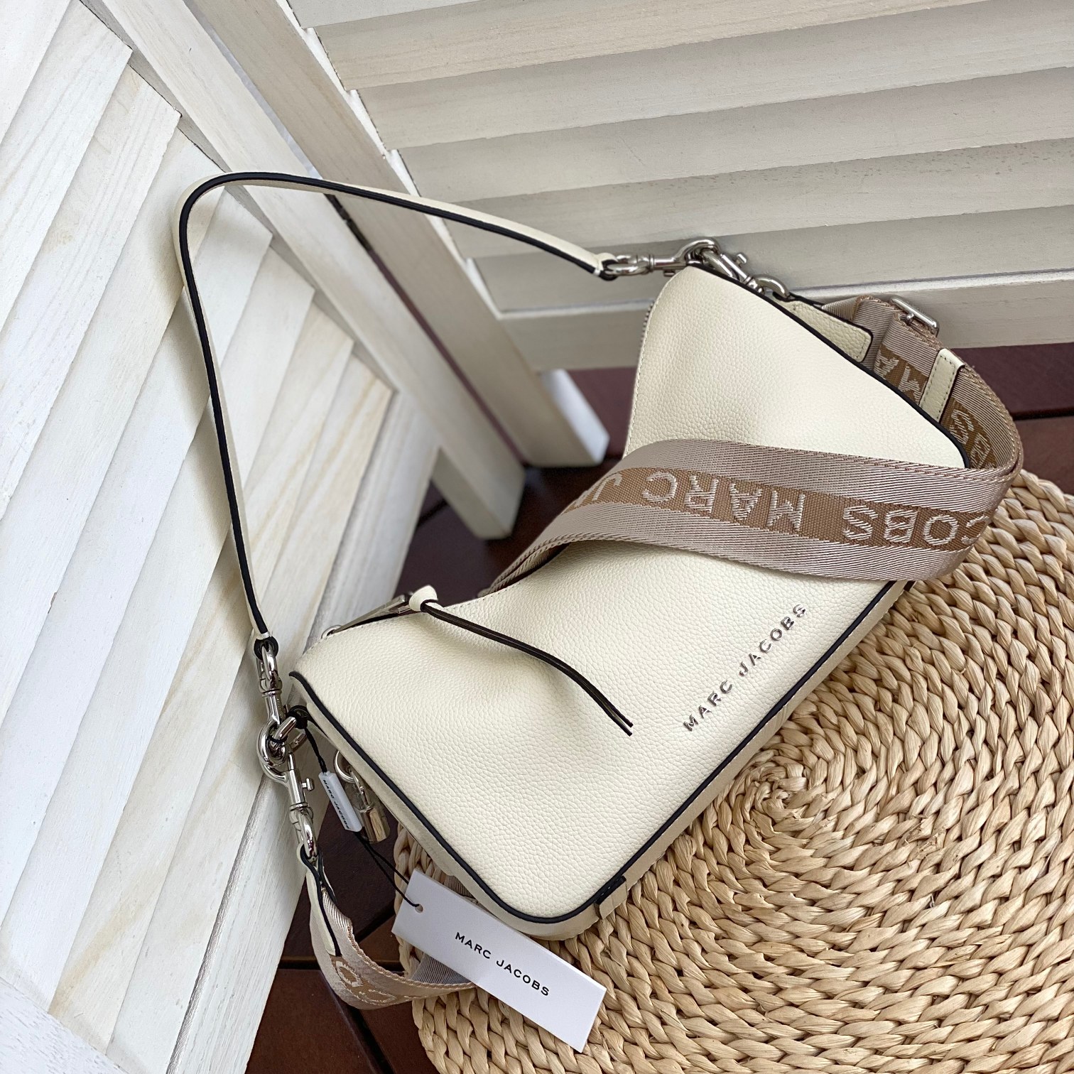 Marc Jacobs ～牛皮斜挎包白色大号28*11*17cm