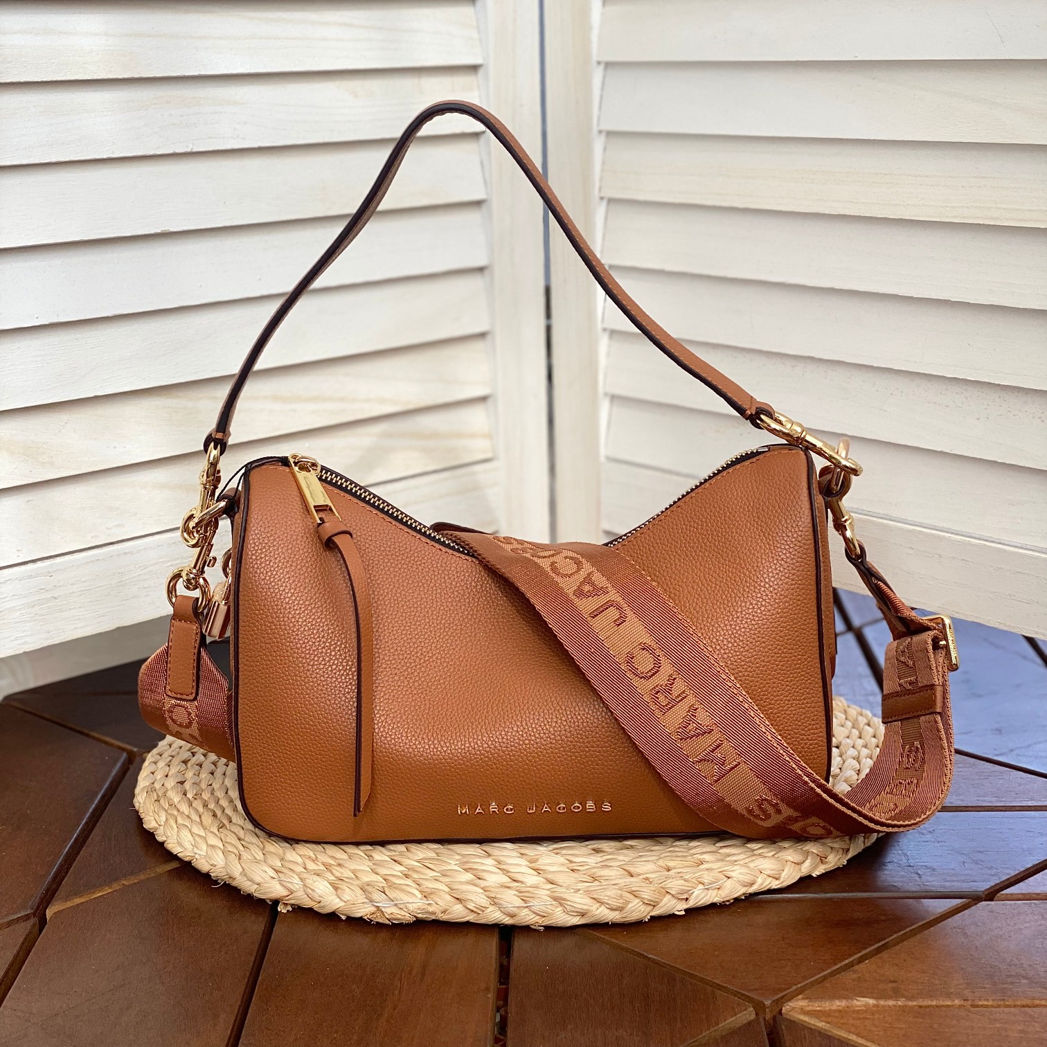 Marc Jacobs ～牛皮斜挎包棕色大号28*11*17cm