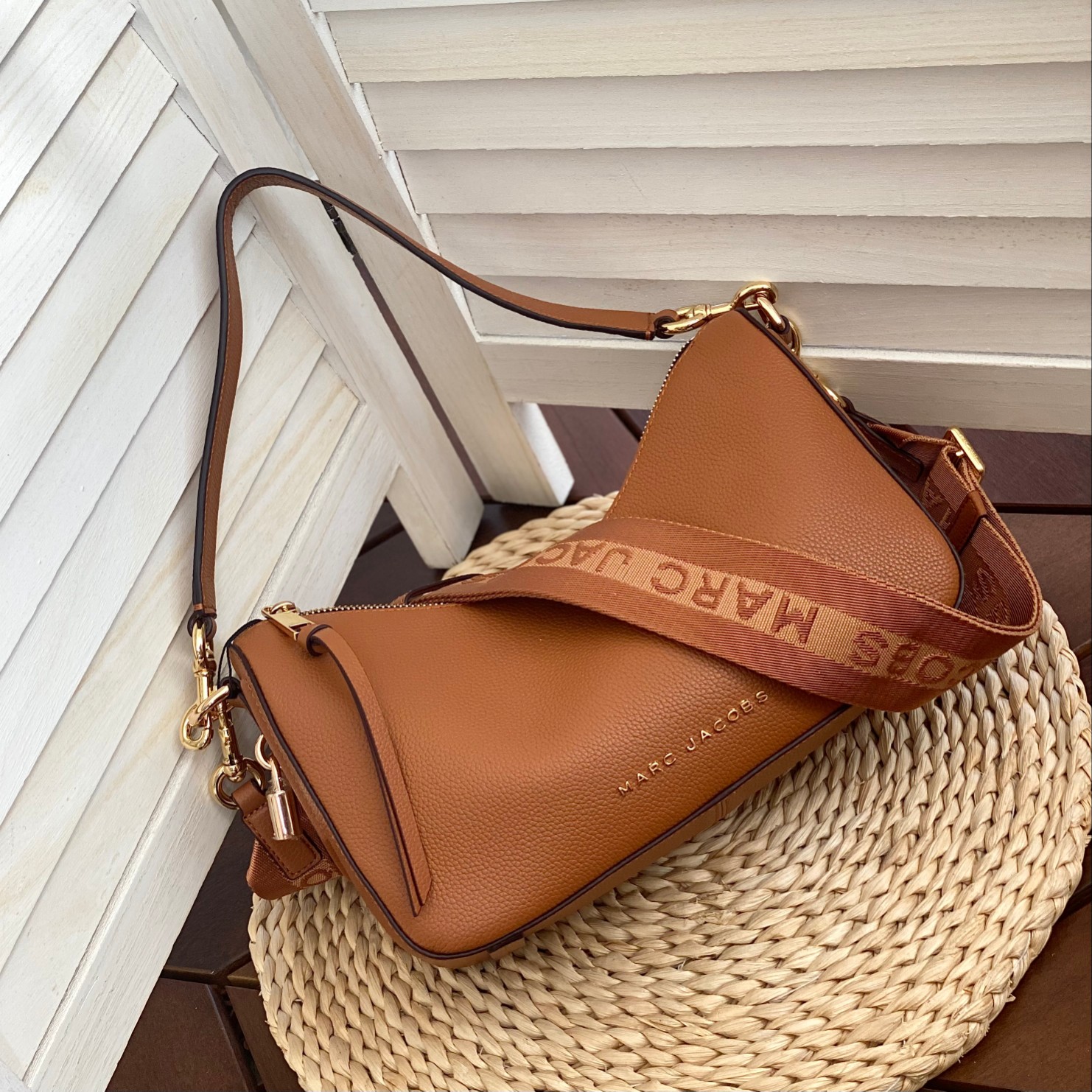 Marc Jacobs ～牛皮斜挎包棕色大号28*11*17cm