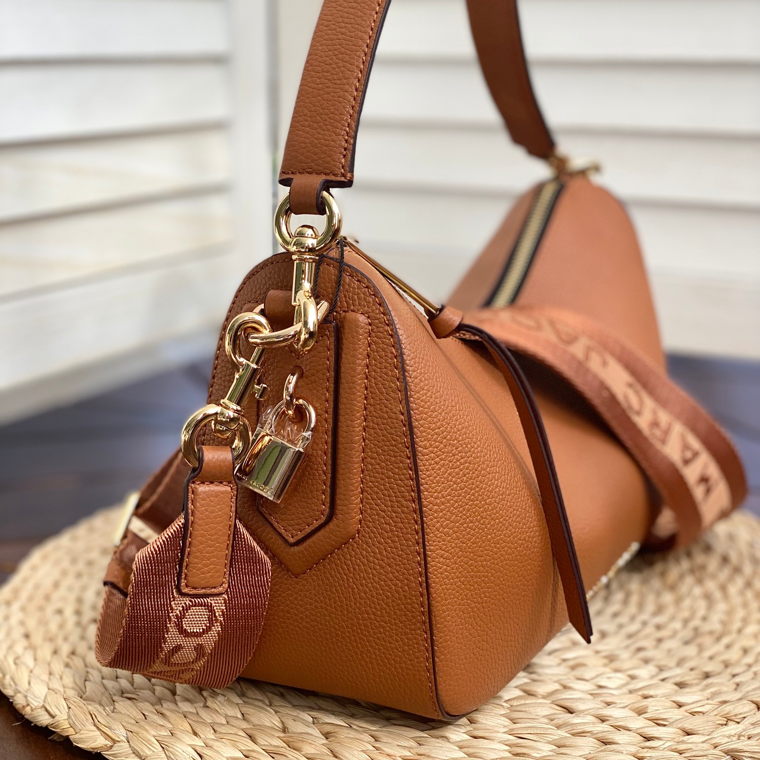 Marc Jacobs ～牛皮斜挎包棕色大号28*11*17cm