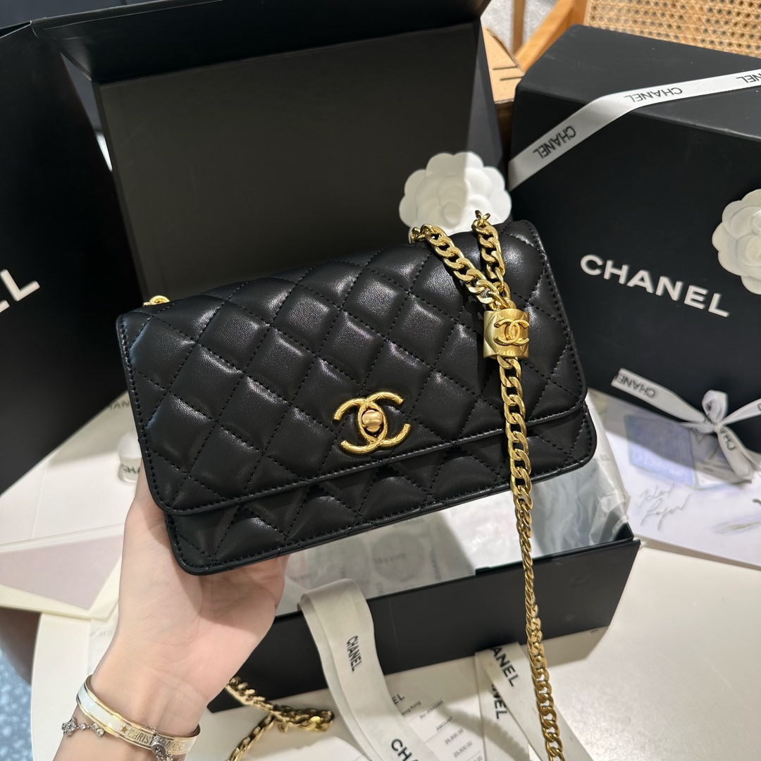 Chanel Sacs À Bandoulière & À Épaule La chaîne