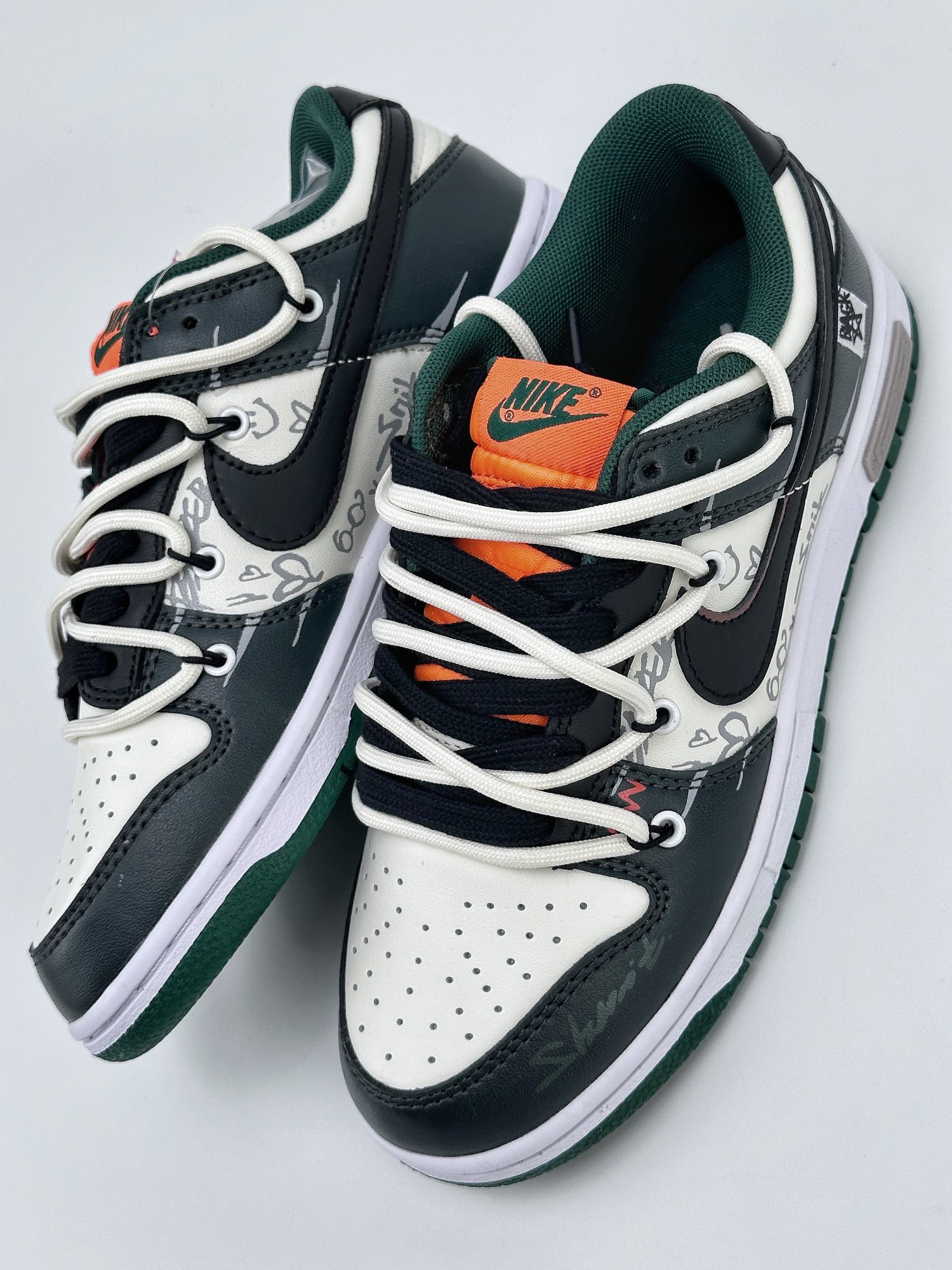 Nike SB Dunk Low 恶作剧熊猫 滑行轨迹 DD1391-300