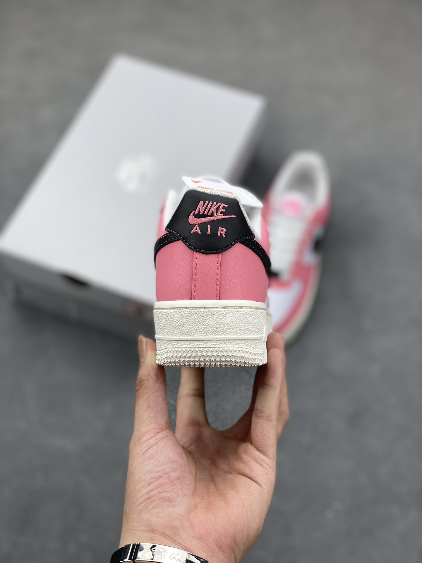 Nike Wmns Air Force 1 '07 Low 'Valentine's Day' Casual Sneakers - Pink/White 5 i1691260611 4365 3