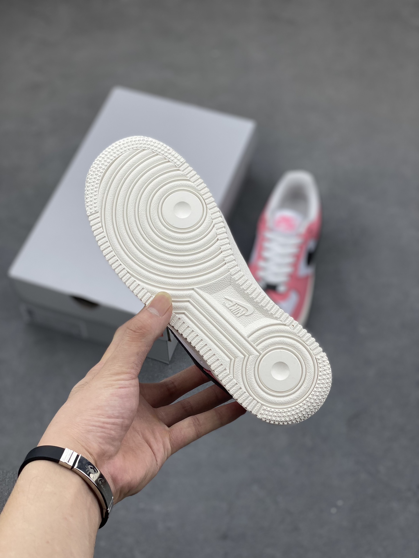 Nike Wmns Air Force 1 '07 Low 'Valentine's Day' Casual Sneakers - Pink/White 7 i1691260611 5159 5