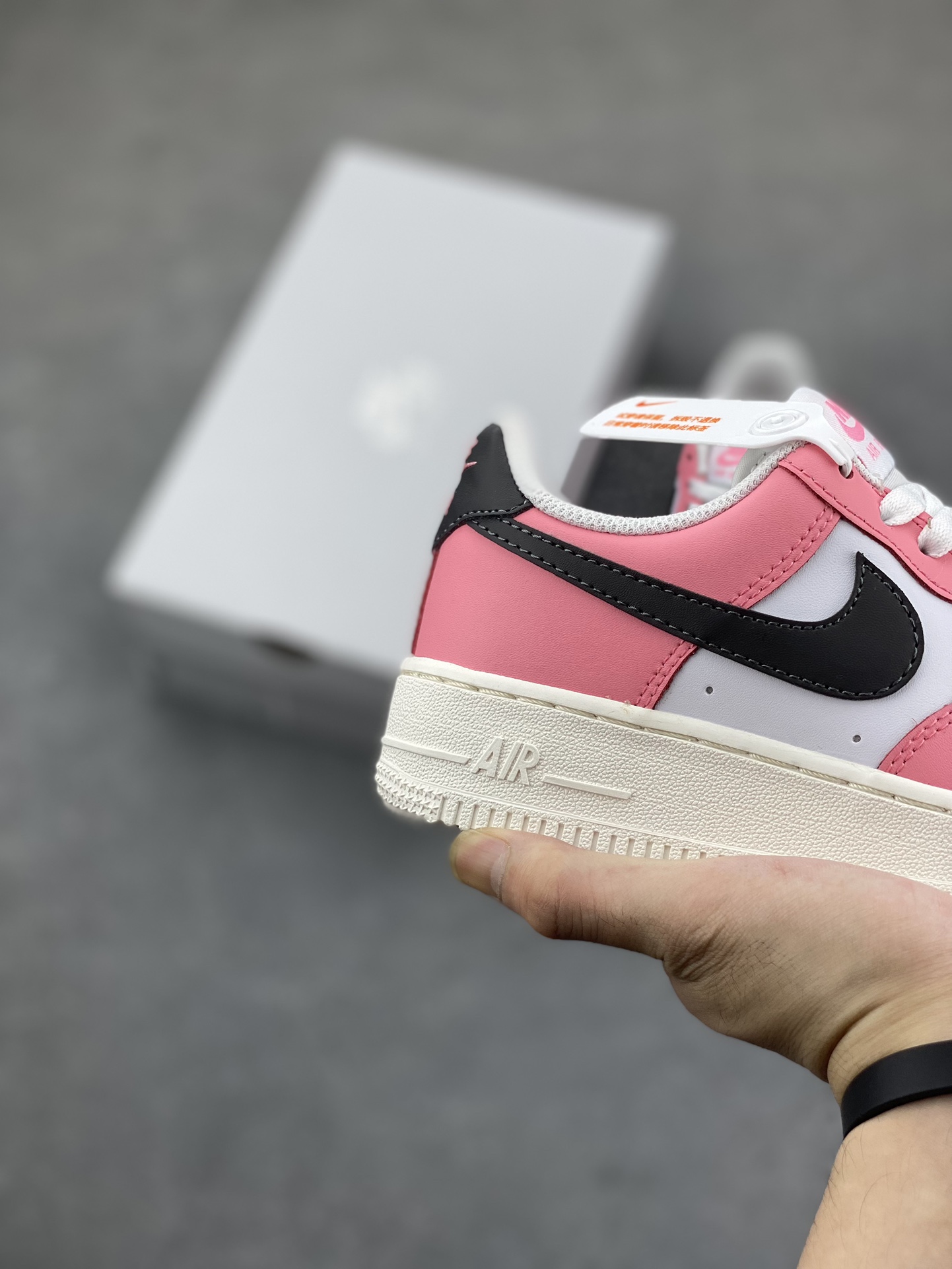 Nike Wmns Air Force 1 '07 Low 'Valentine's Day' Casual Sneakers - Pink/White 6 i1691260611 5825 4