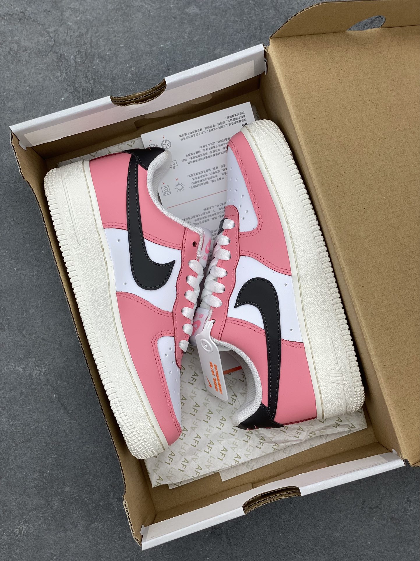 Nike Wmns Air Force 1 '07 Low 'Valentine's Day' Casual Sneakers - Pink/White 10 i1691260611 8653 8