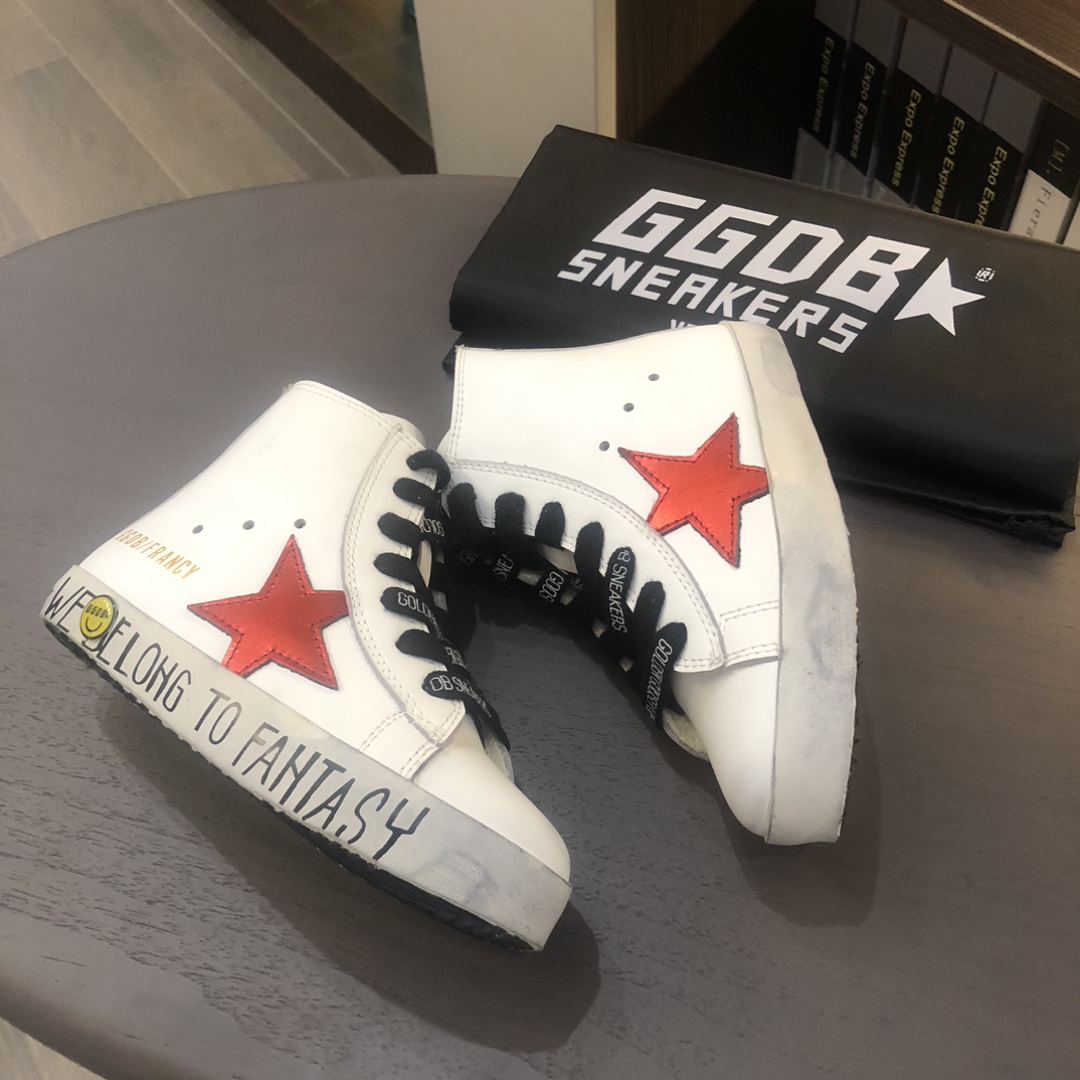Trendy $495 Graffiti Shoes: Redefining Aesthetics with Little Dirty Shoes - 图片 5