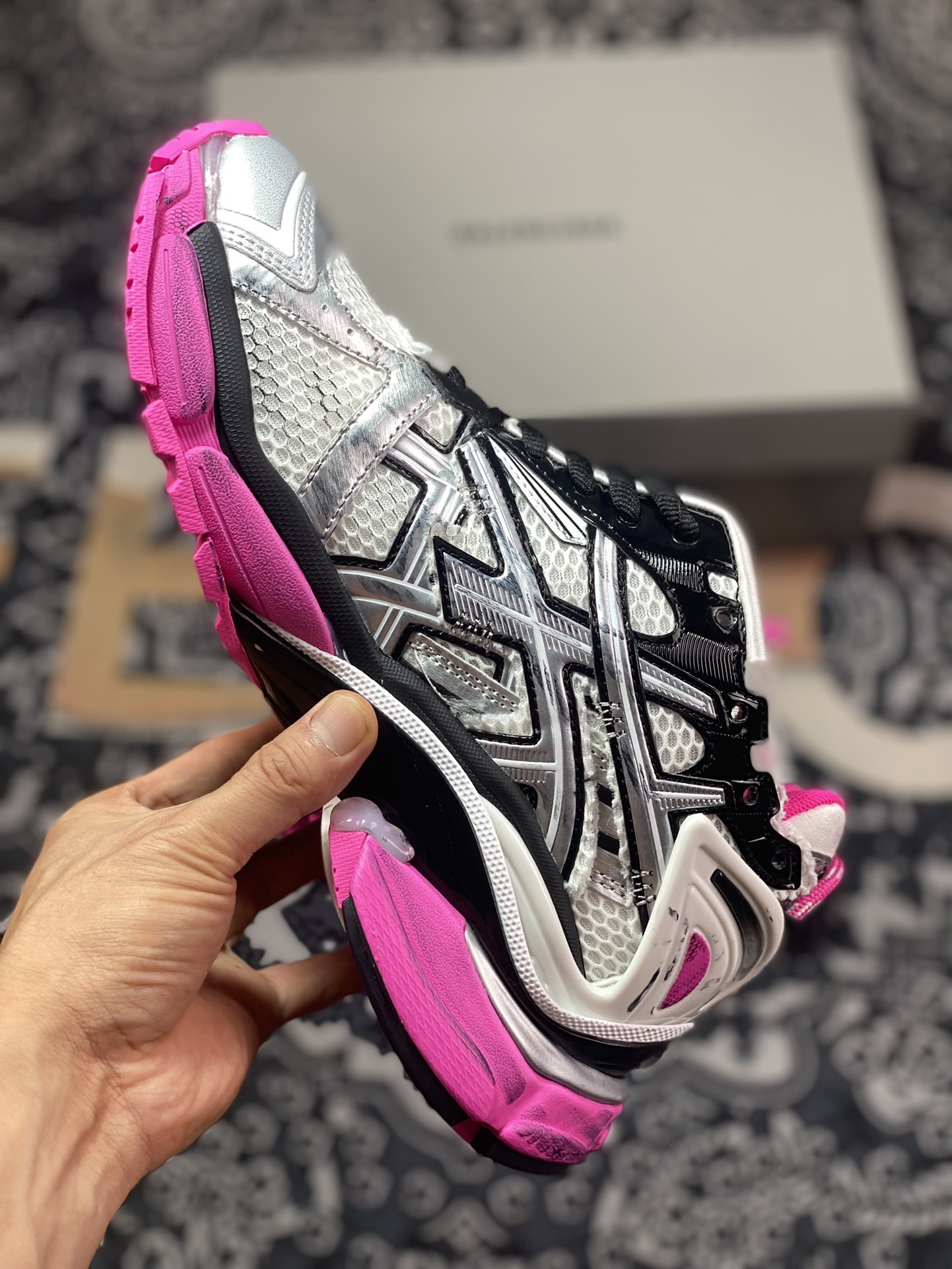 BALENCIAGA Runner Sneaker”Silver/White/Black/Pink” jogging shoes ”deconstruction destruction silver white black pink” 677402 W3RBW 9155