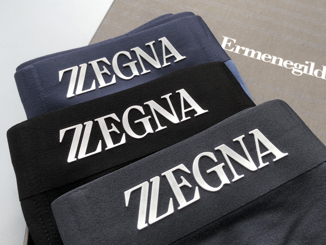 🔥🔥🔥杰尼亚    最新款，绝对的原单品质莫代尔面料、无缝切割工艺 透气 舒适！有型！ 超级好穿  L、