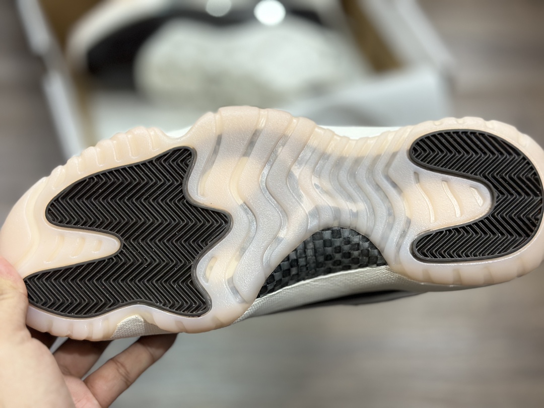 Air Jordan 11 AJ11 乔丹11代皮面粉底 篮球鞋 AR0715-101