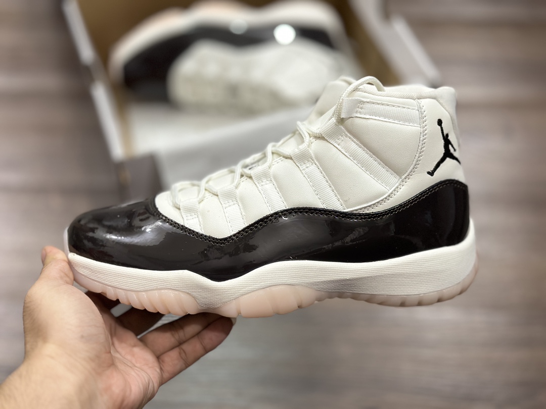 Air Jordan 11 AJ11 乔丹11代皮面粉底 篮球鞋 AR0715-101