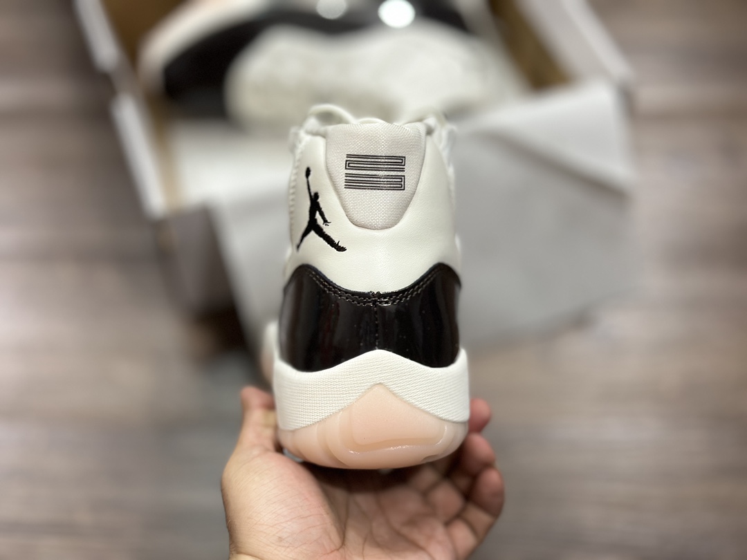 Air Jordan 11 AJ11 乔丹11代皮面粉底 篮球鞋 AR0715-101